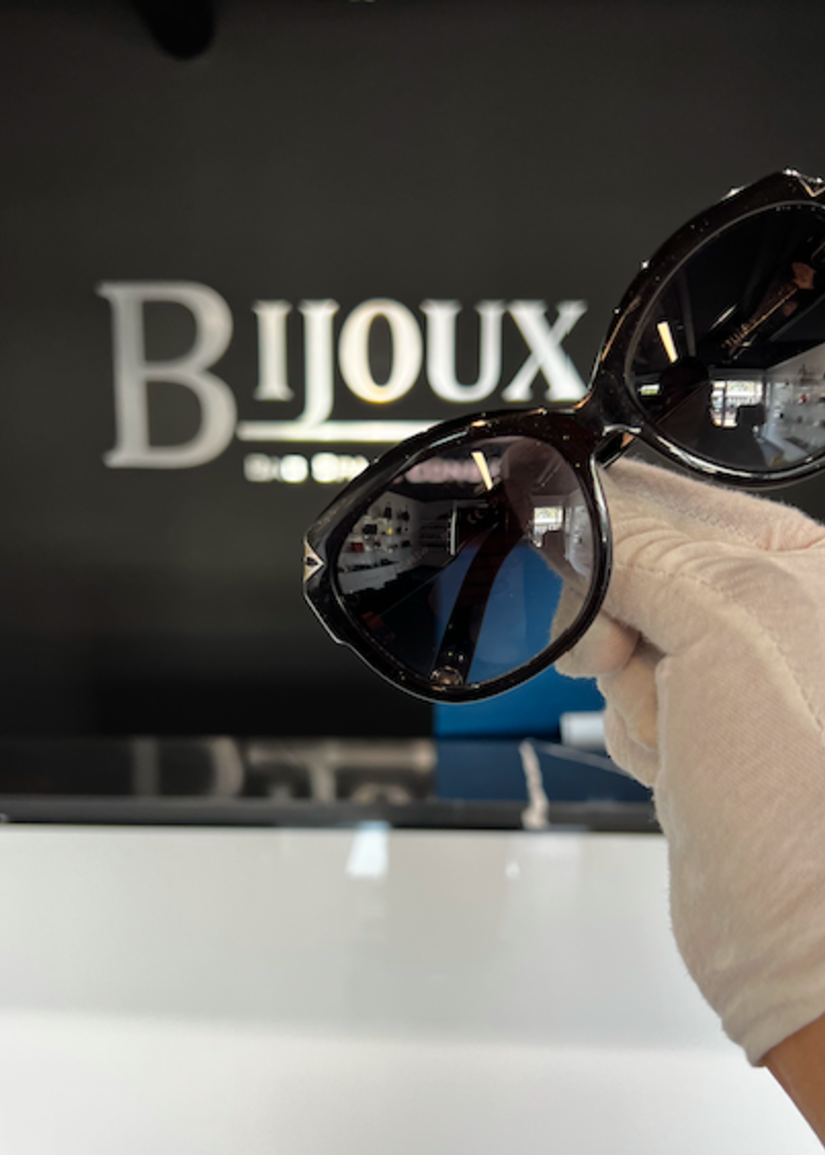 Louis Vuitton SOLD - Louis Vuitton Hortensia Cat Eye Sunglasses