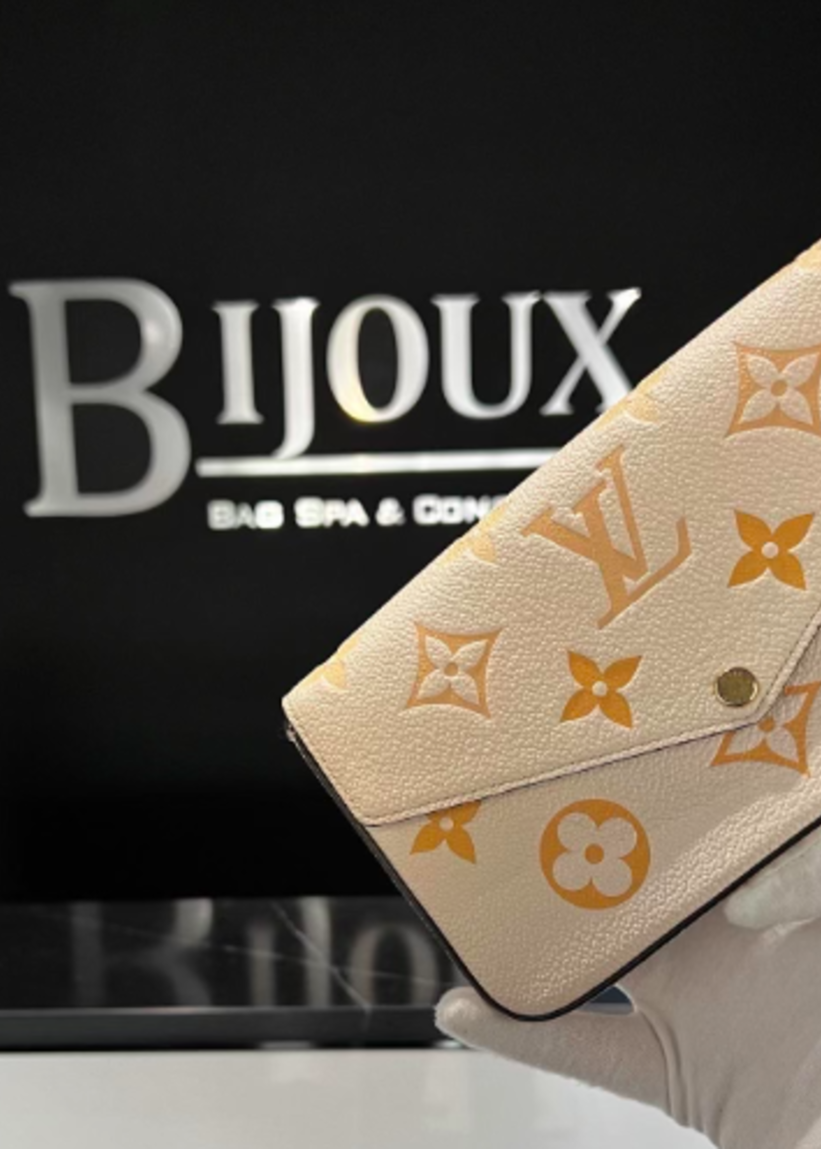 Louis Vuitton SOLD - Louis Vuitton Pochette Felicie- Orange/Beige