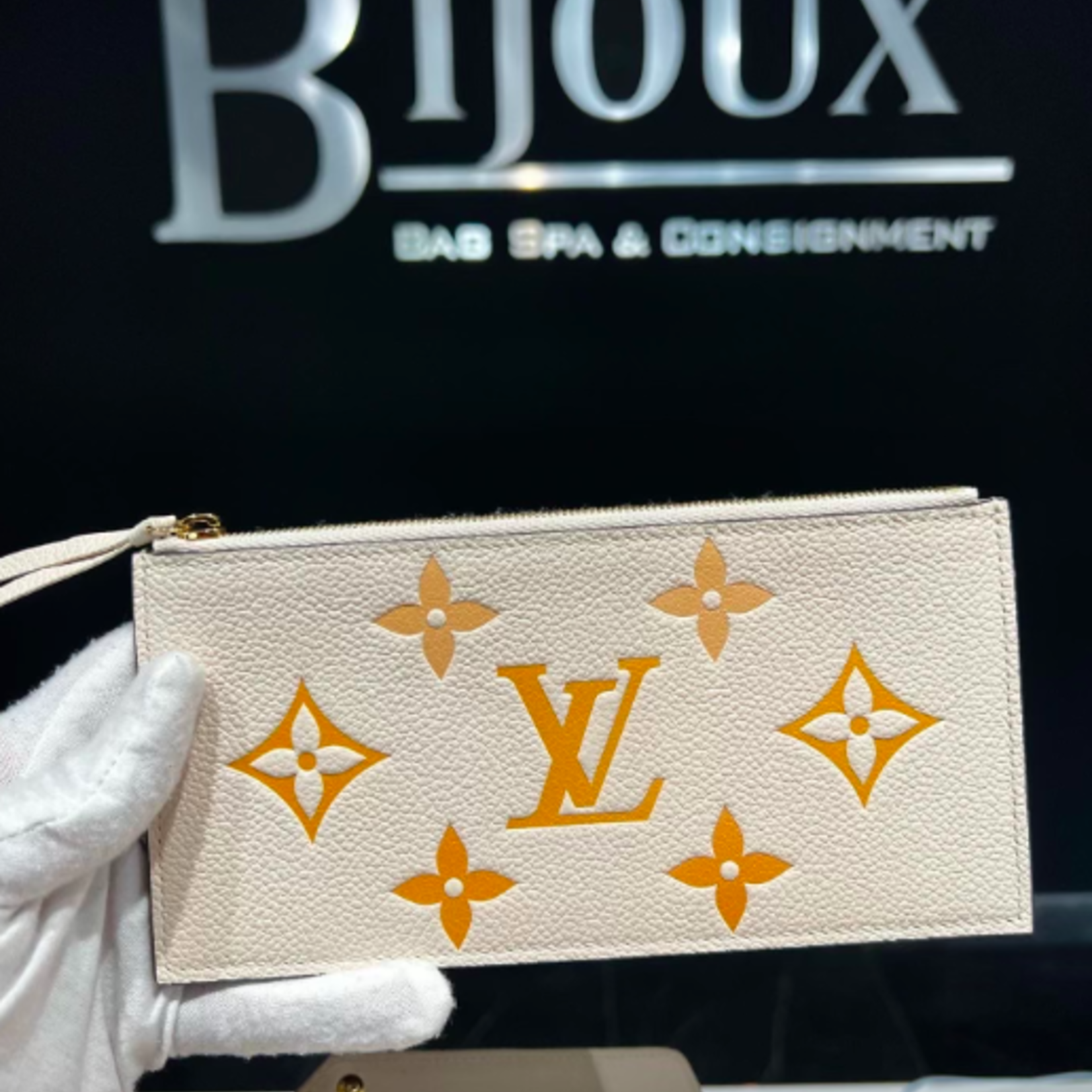 Louis Vuitton SOLD - Louis Vuitton Pochette Felicie- Orange/Beige