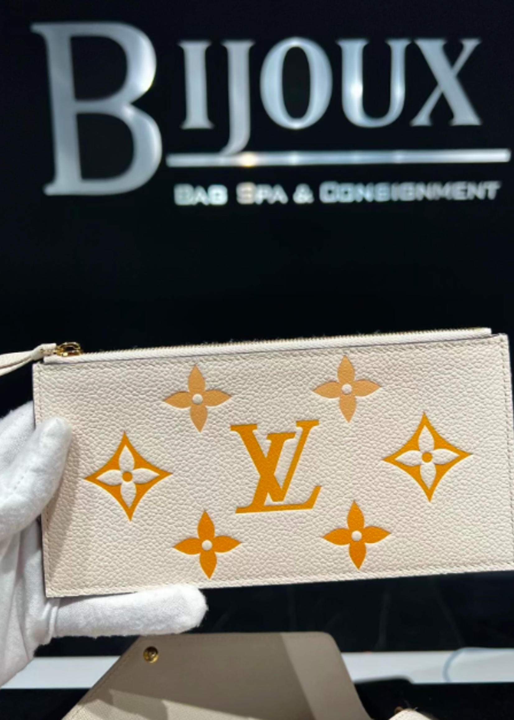 Louis Vuitton SOLD - Louis Vuitton Pochette Felicie- Orange/Beige