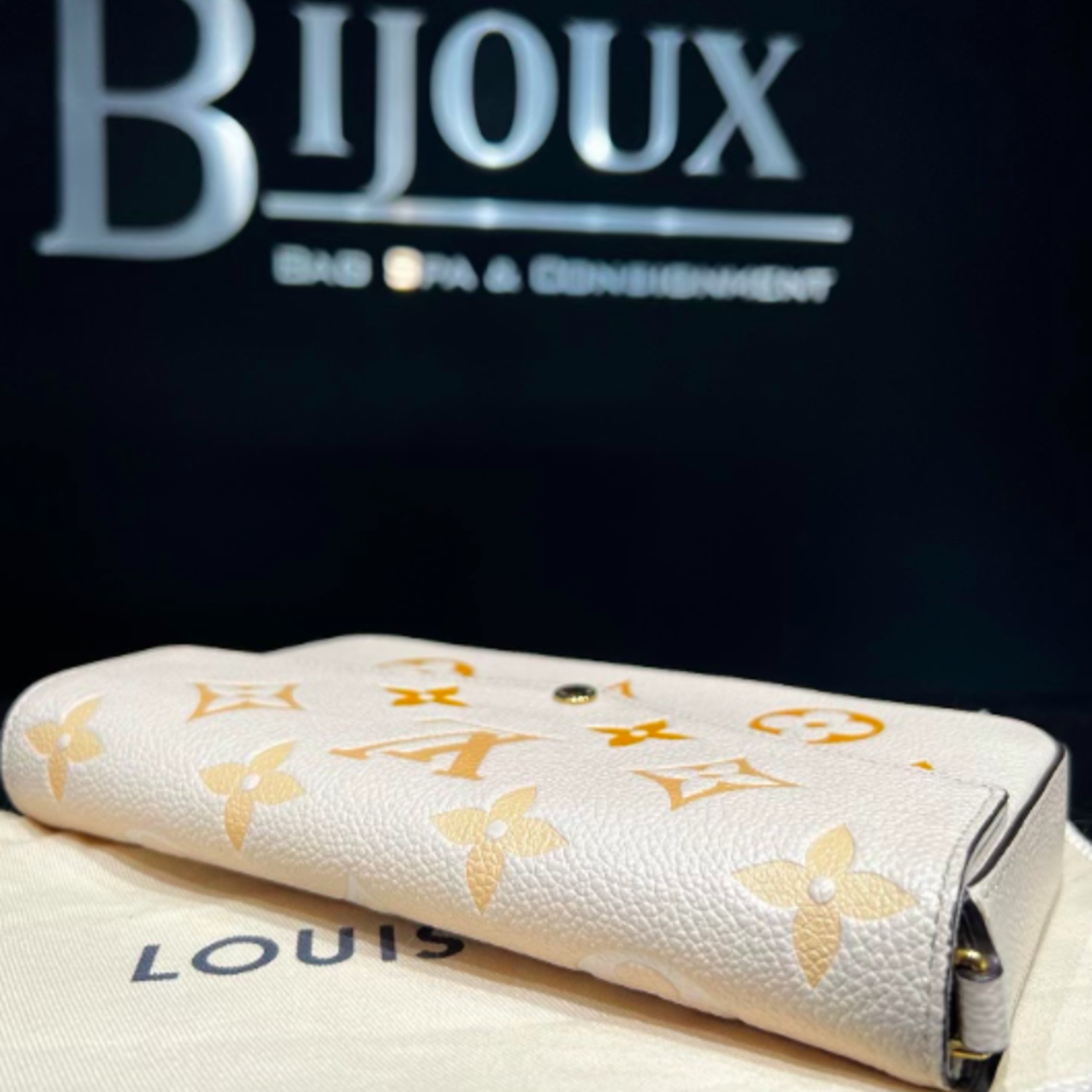 Louis Vuitton SOLD - Louis Vuitton Pochette Felicie- Orange/Beige