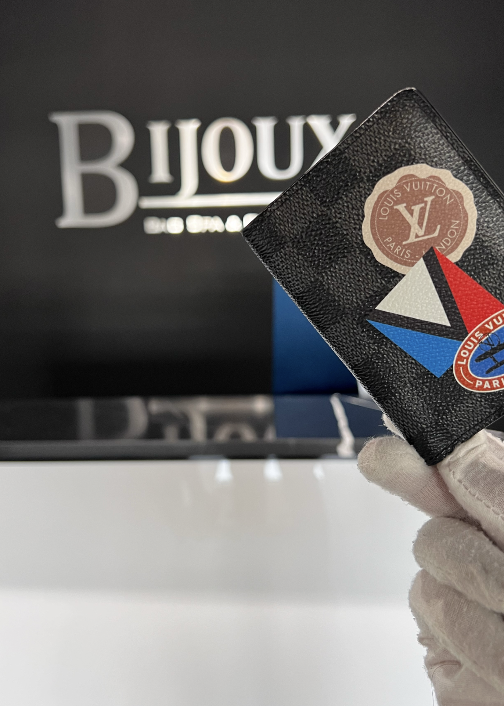 Louis Vuitton SOLD - Louis Vuitton League Damier Graphite Pocket Organizer