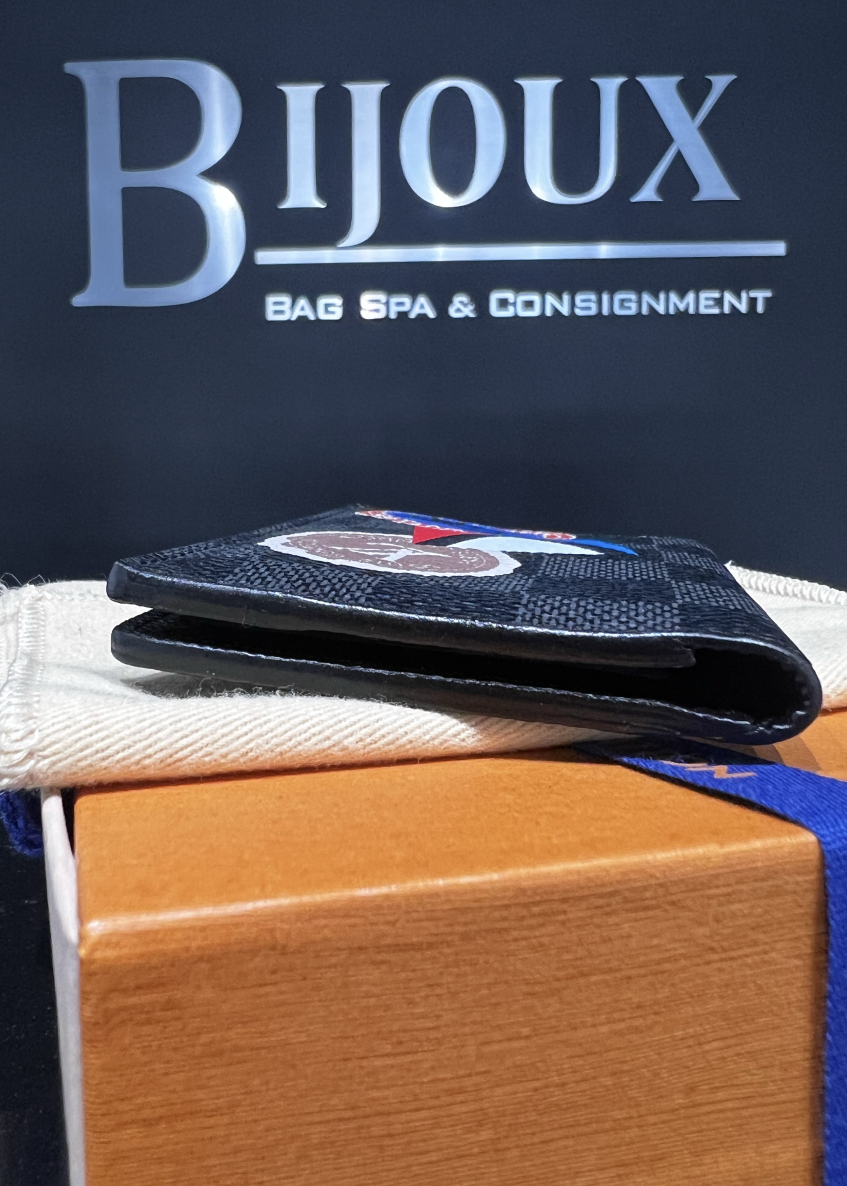 Louis Vuitton SOLD - Louis Vuitton League Damier Graphite Pocket Organizer