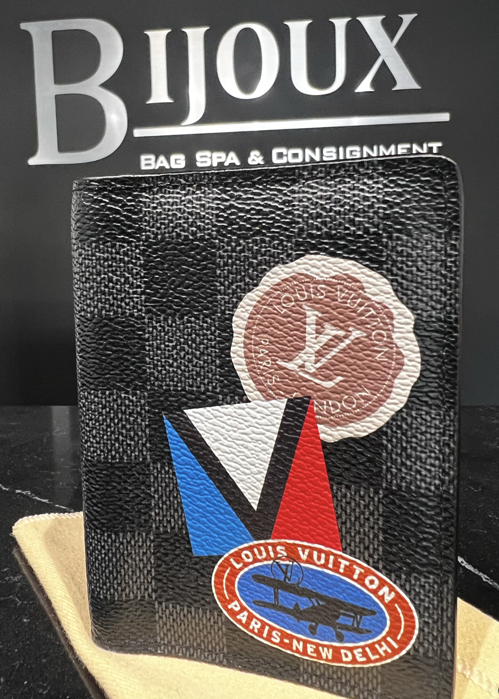 Louis Vuitton SOLD - Louis Vuitton League Damier Graphite Pocket Organizer