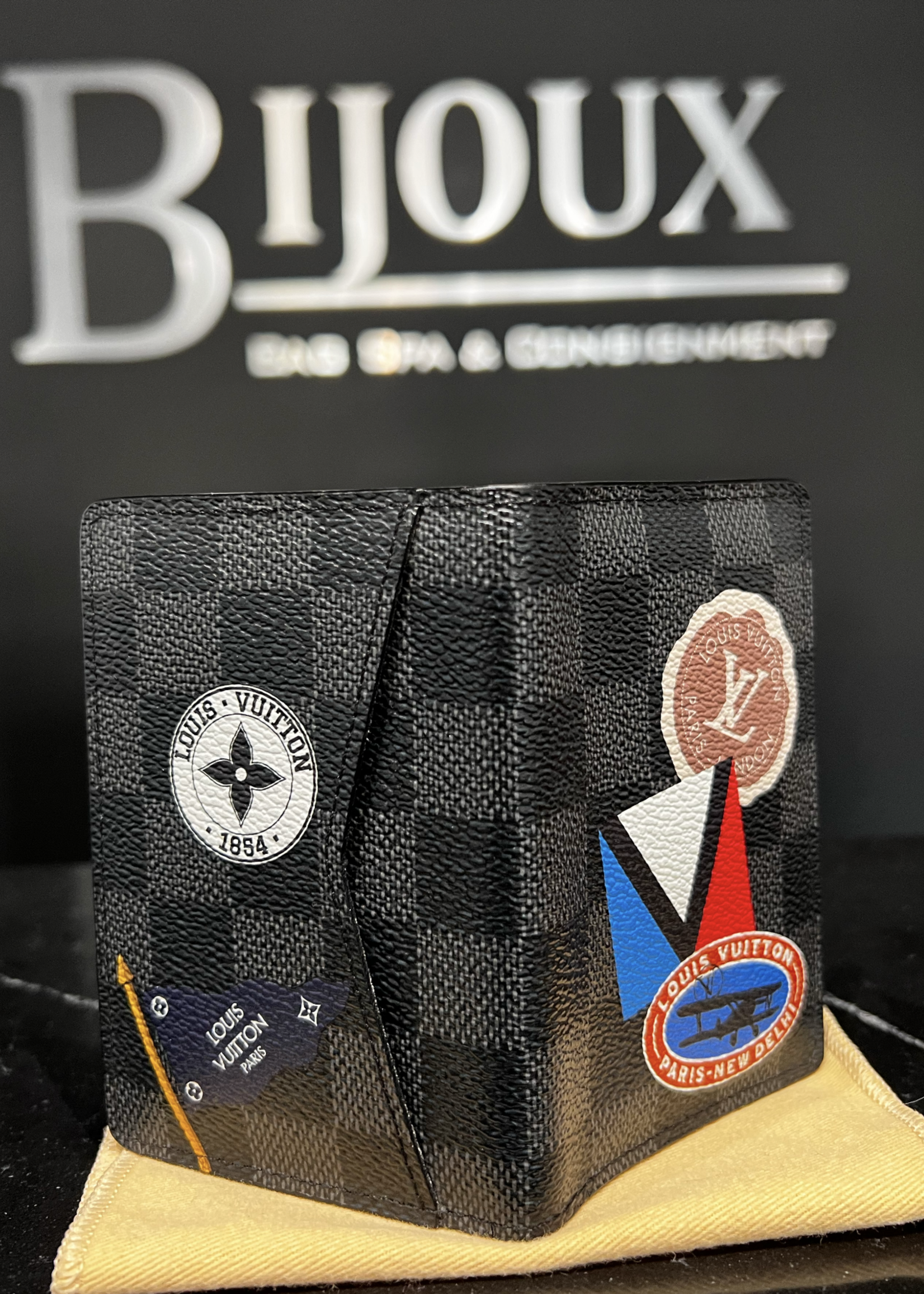 Louis Vuitton SOLD - Louis Vuitton League Damier Graphite Pocket Organizer