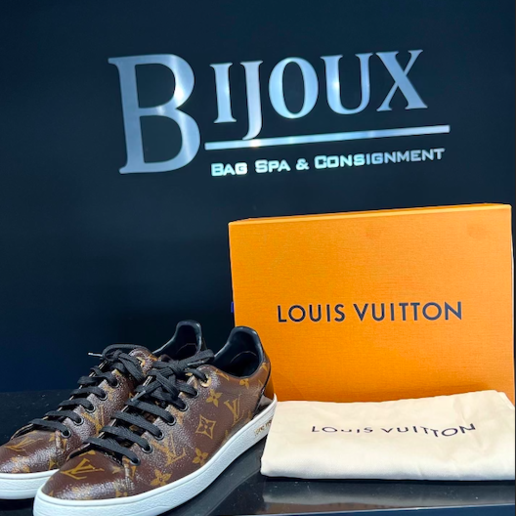 Louis Vuitton SOLD - Louis Vuitton Frontrow Sneakers Size - 39