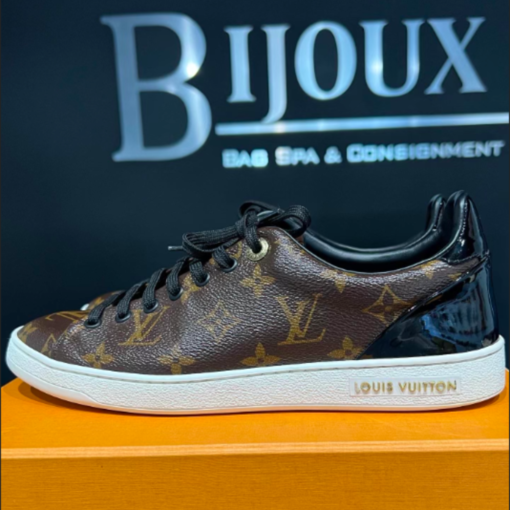 Louis Vuitton SOLD - Louis Vuitton Frontrow Sneakers Size - 39