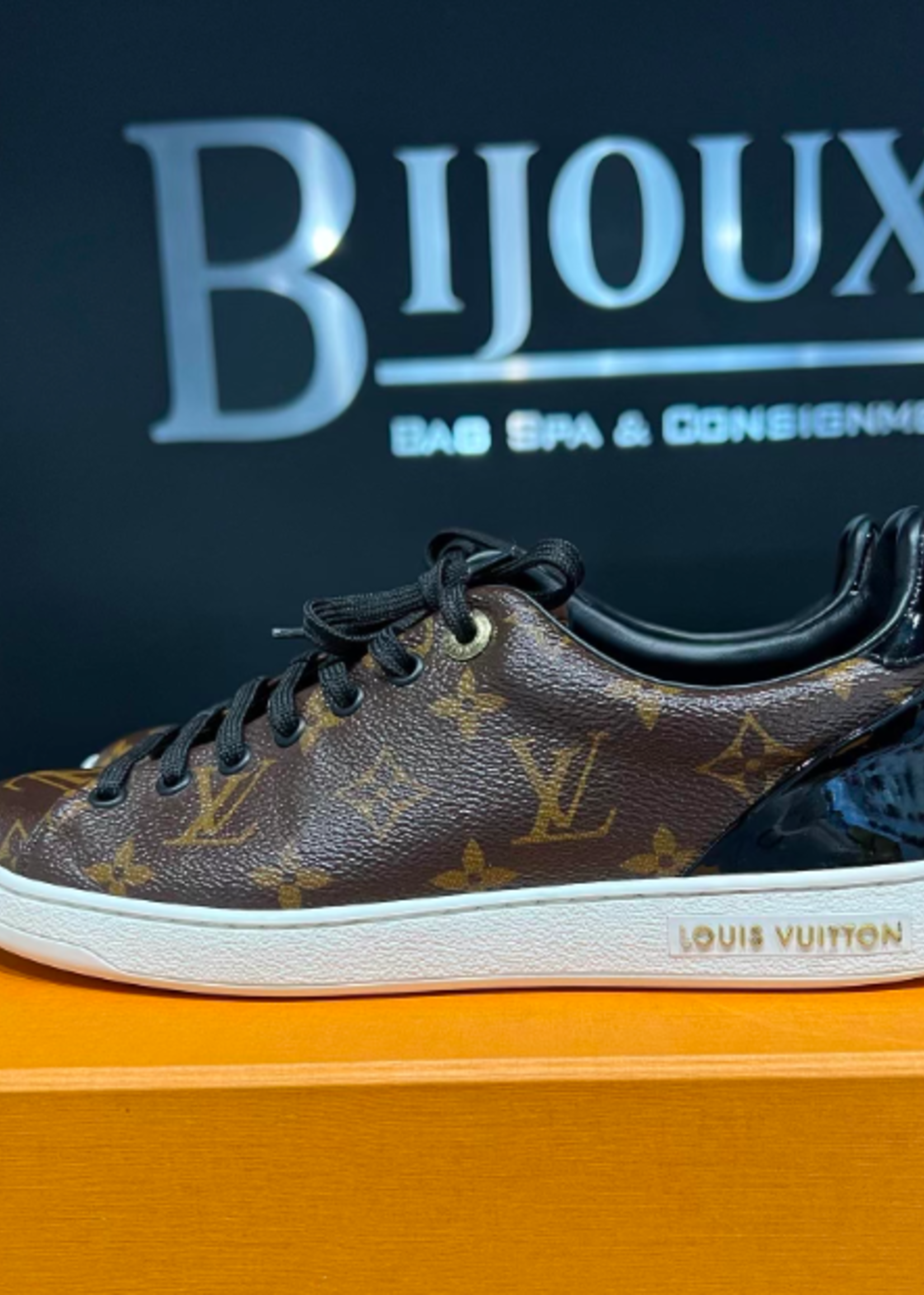 Louis Vuitton SOLD - Louis Vuitton Frontrow Sneakers Size - 39