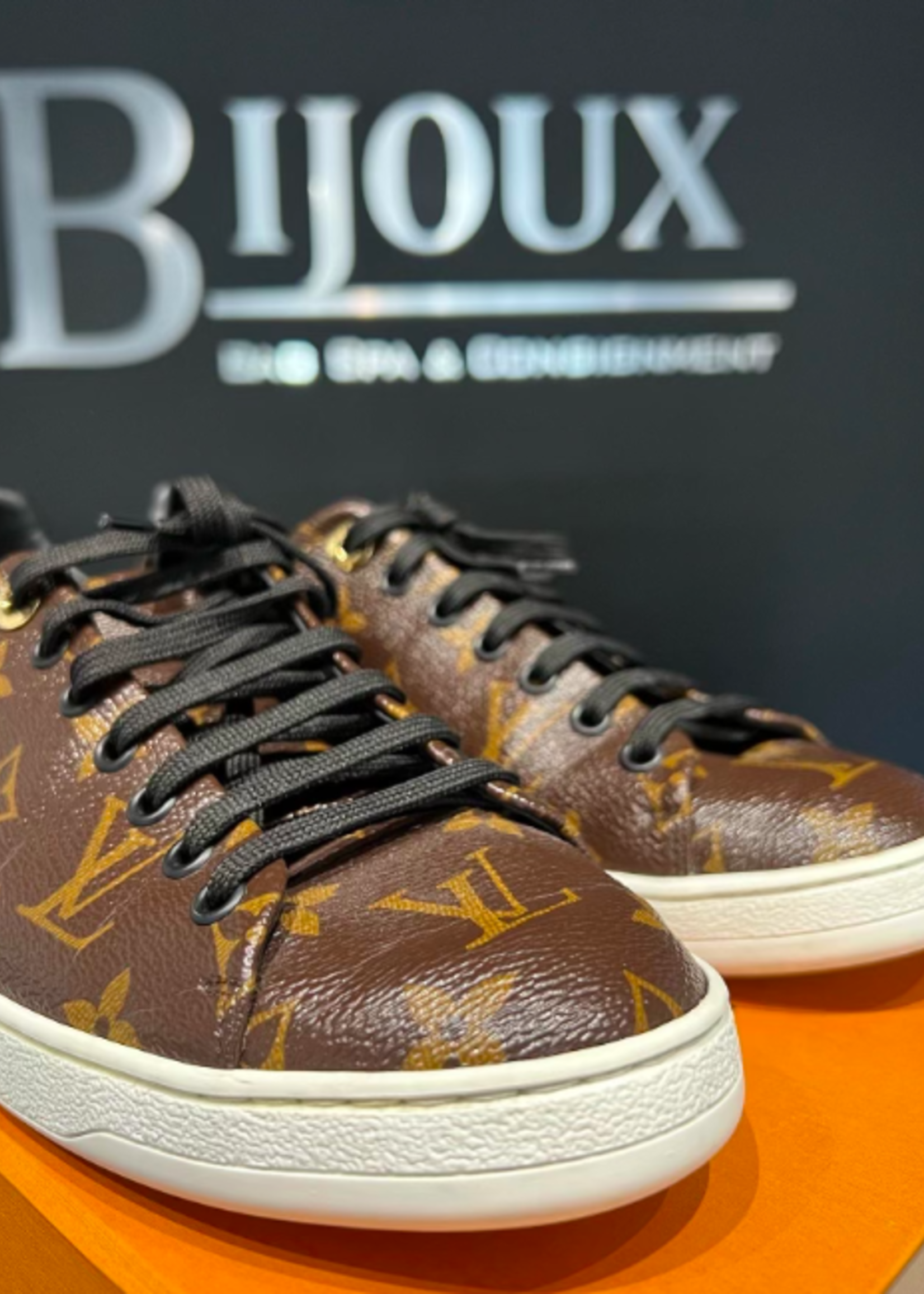 Louis Vuitton SOLD - Louis Vuitton Frontrow Sneakers Size - 39