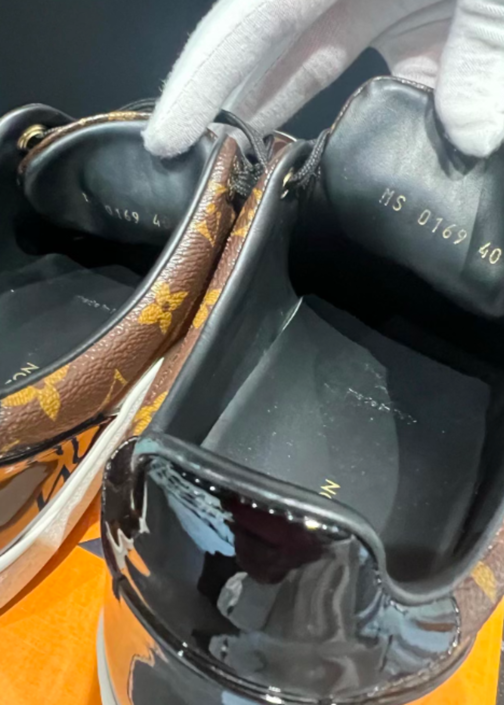 Louis Vuitton SOLD - Louis Vuitton Frontrow Sneakers Size - 39