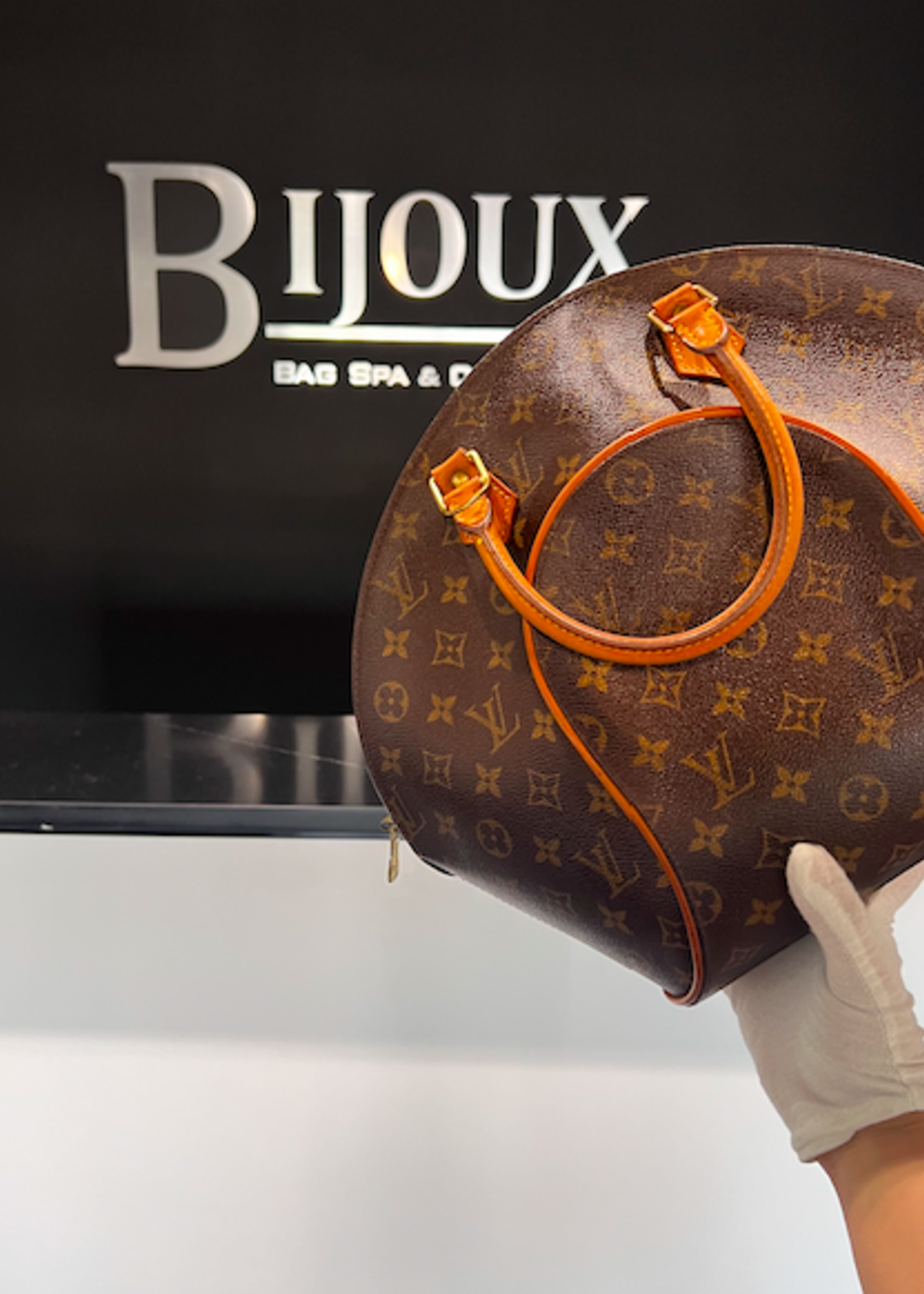 Louis Vuitton SOLD - Louis Vuitton Ellipse