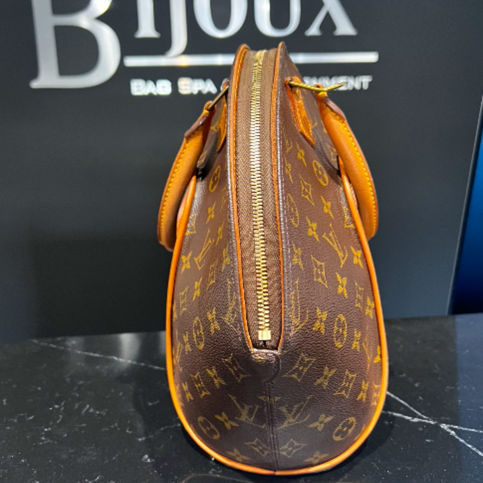 Louis Vuitton SOLD - Louis Vuitton Ellipse
