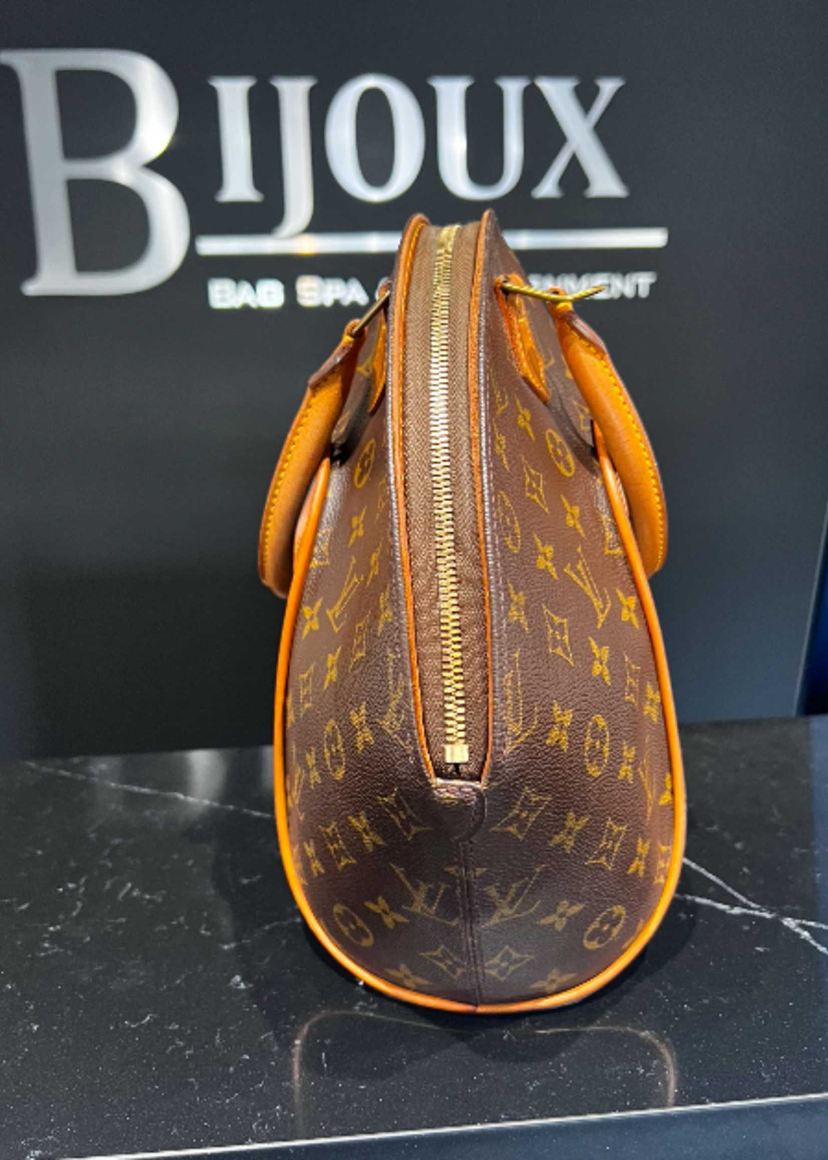 Louis Vuitton SOLD - Louis Vuitton Ellipse