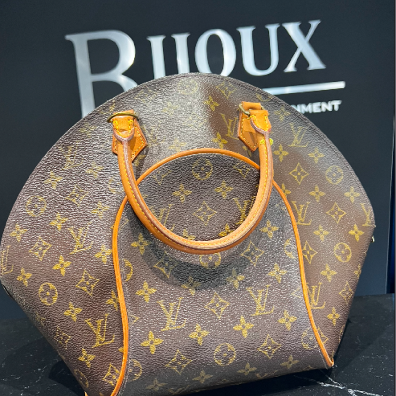 Louis Vuitton SOLD - Louis Vuitton Ellipse