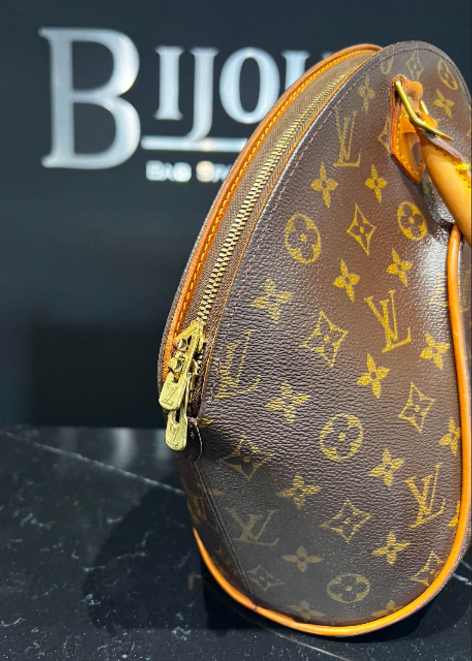 Louis Vuitton SOLD - Louis Vuitton Ellipse