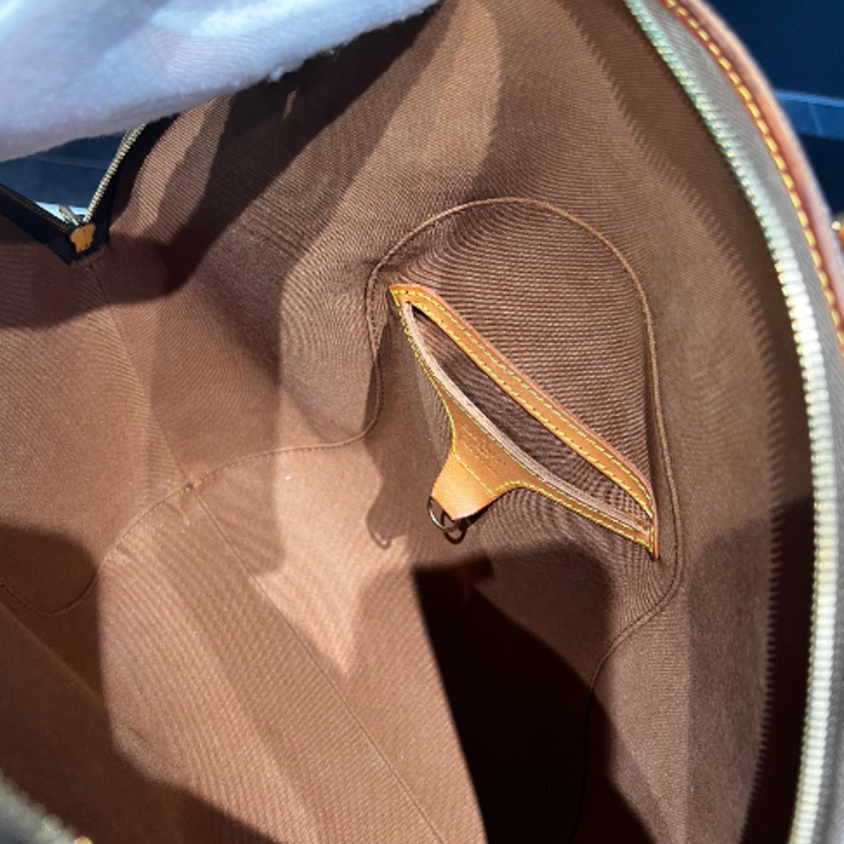 Louis Vuitton SOLD - Louis Vuitton Ellipse