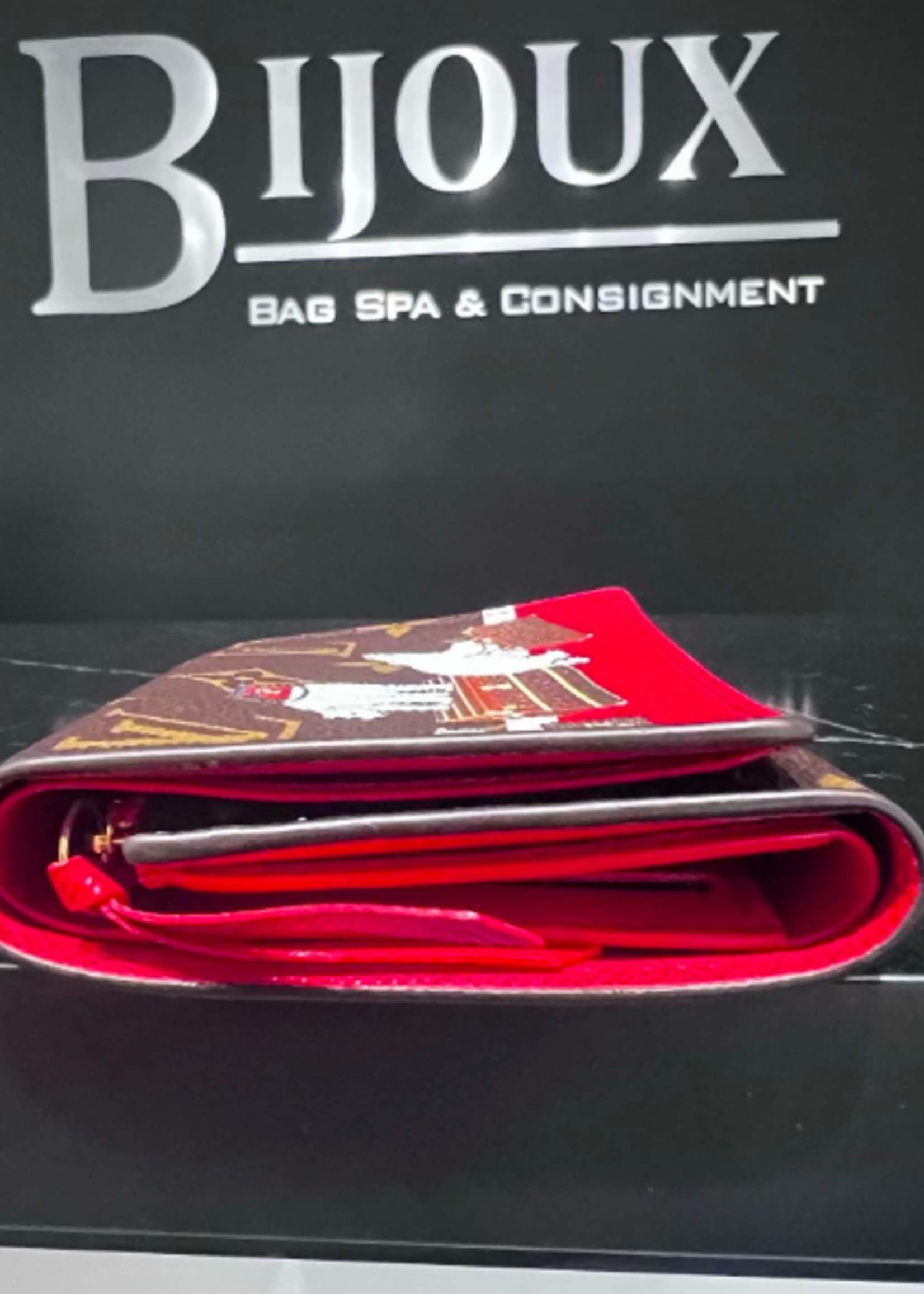 Louis Vuitton SOLD - Louis Vuitton Limited Edition Polar Bear Victroine Wallet