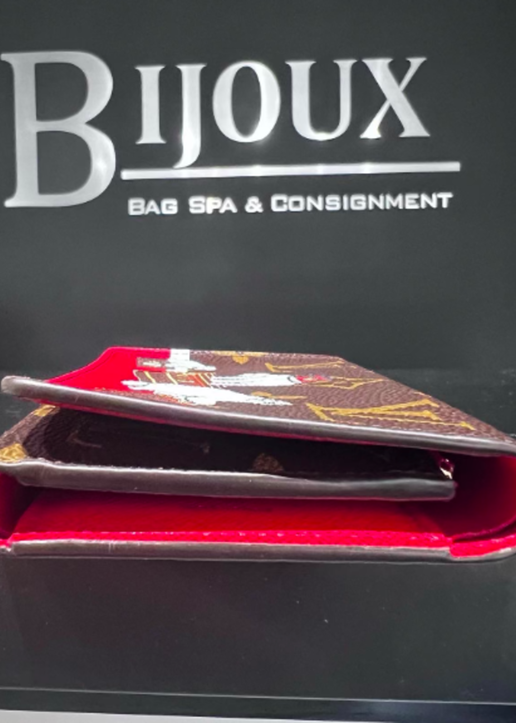 Louis Vuitton SOLD - Louis Vuitton Limited Edition Polar Bear Victroine Wallet