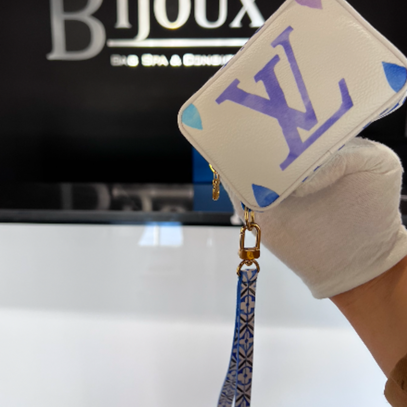 Louis Vuitton SOLD - Louis Vuitton Wapity Case