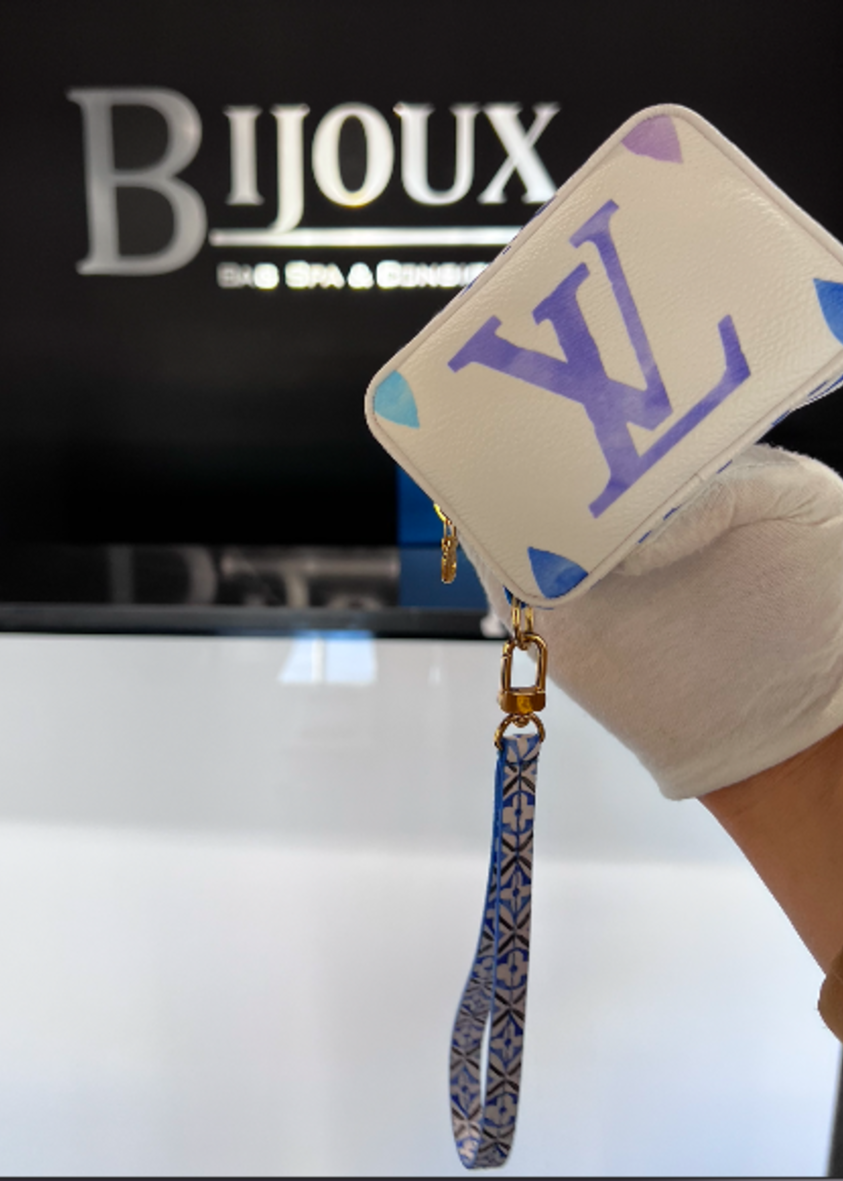 Louis Vuitton SOLD - Louis Vuitton Wapity Case