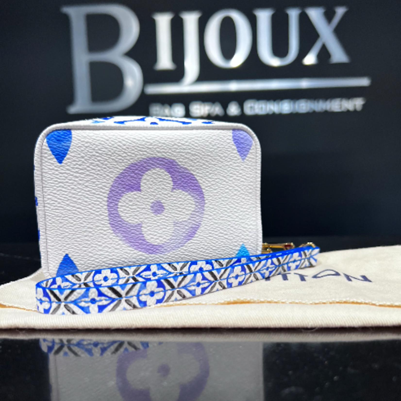 Louis Vuitton SOLD - Louis Vuitton Wapity Case