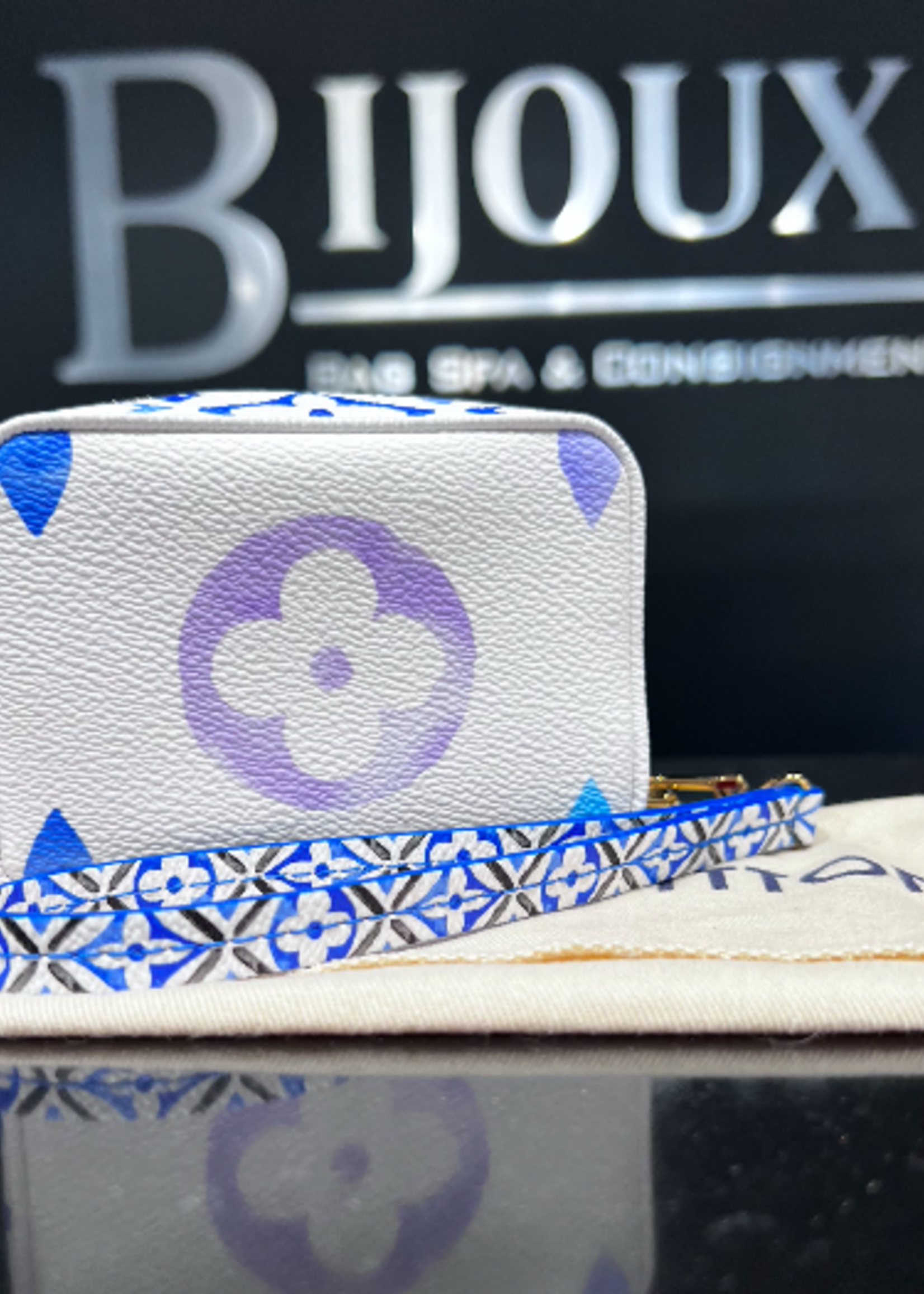 Louis Vuitton SOLD - Louis Vuitton Wapity Case