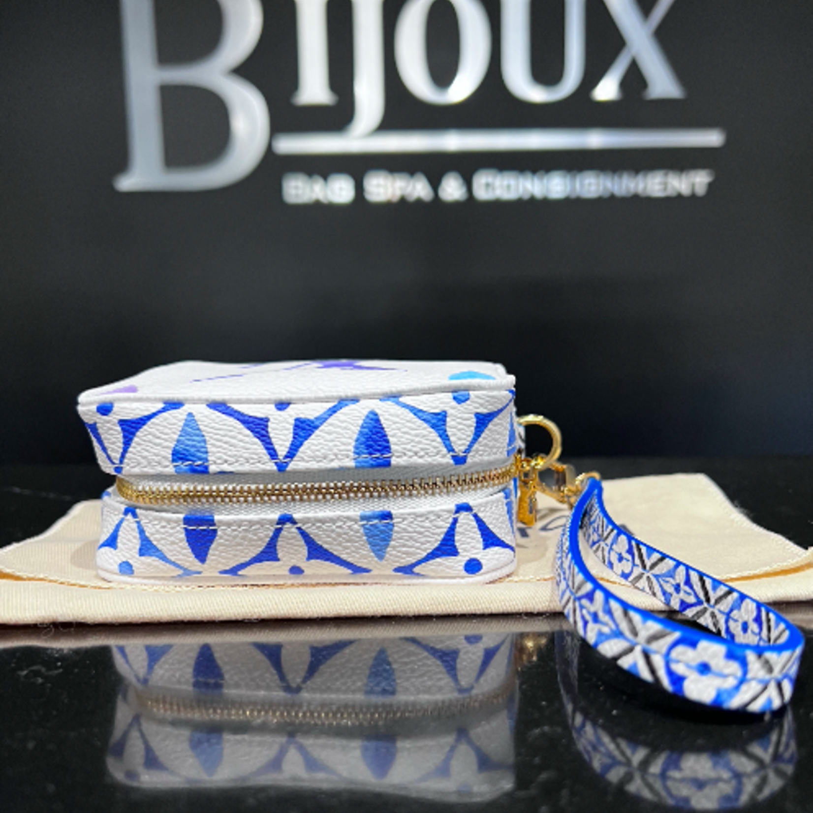 Louis Vuitton SOLD - Louis Vuitton Wapity Case