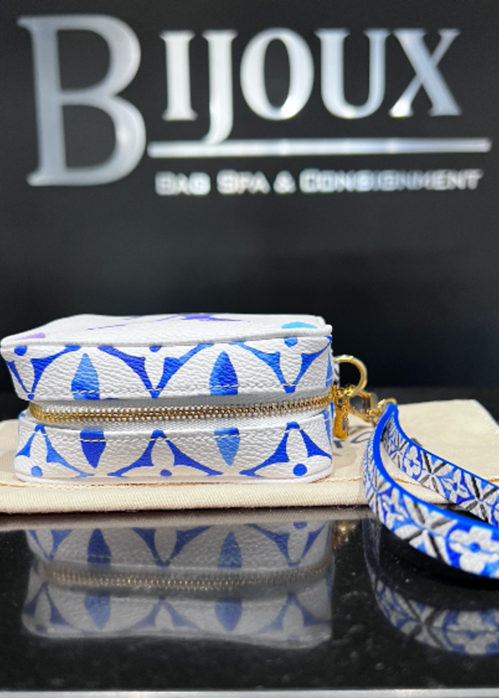 Louis Vuitton SOLD - Louis Vuitton Wapity Case