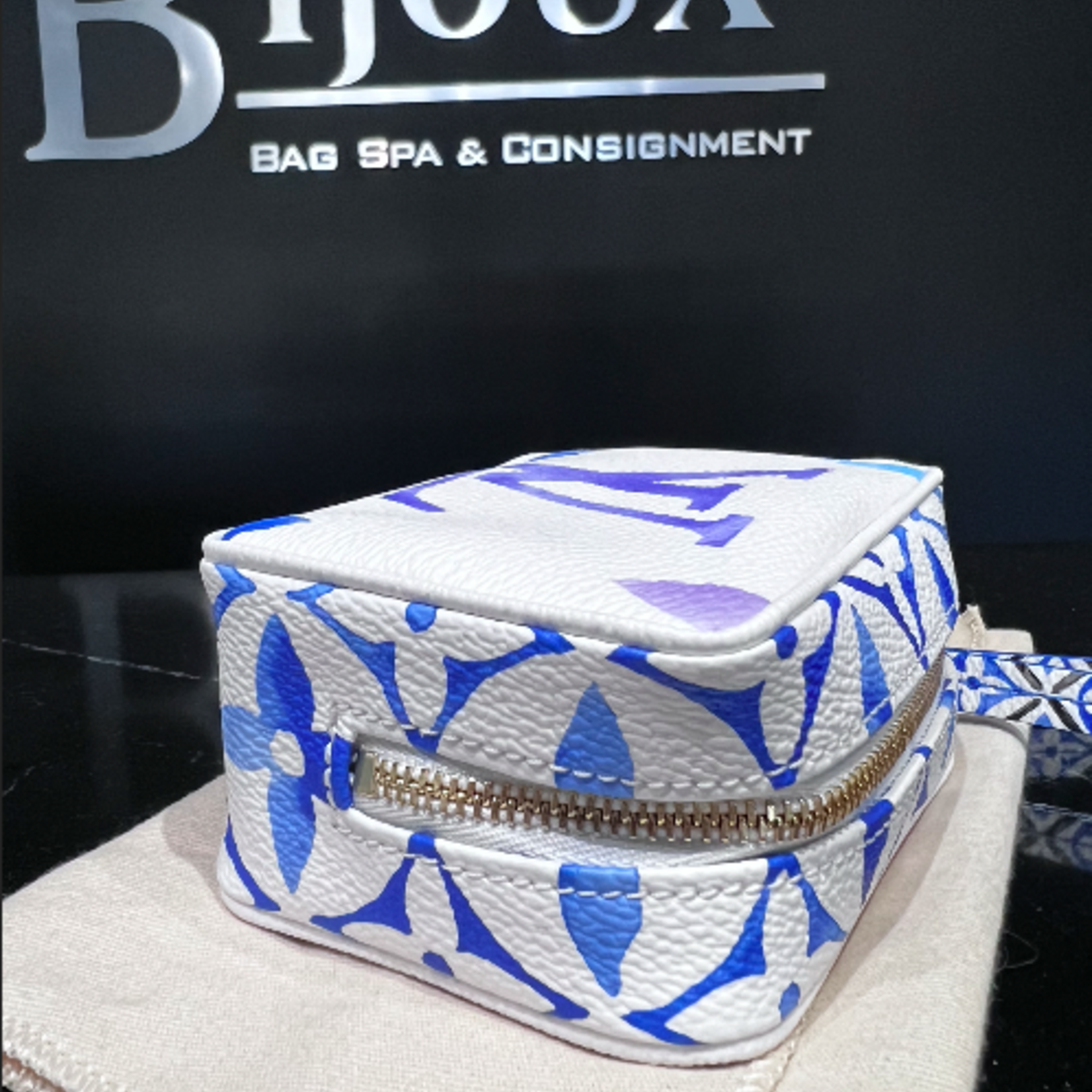 Louis Vuitton SOLD - Louis Vuitton Wapity Case