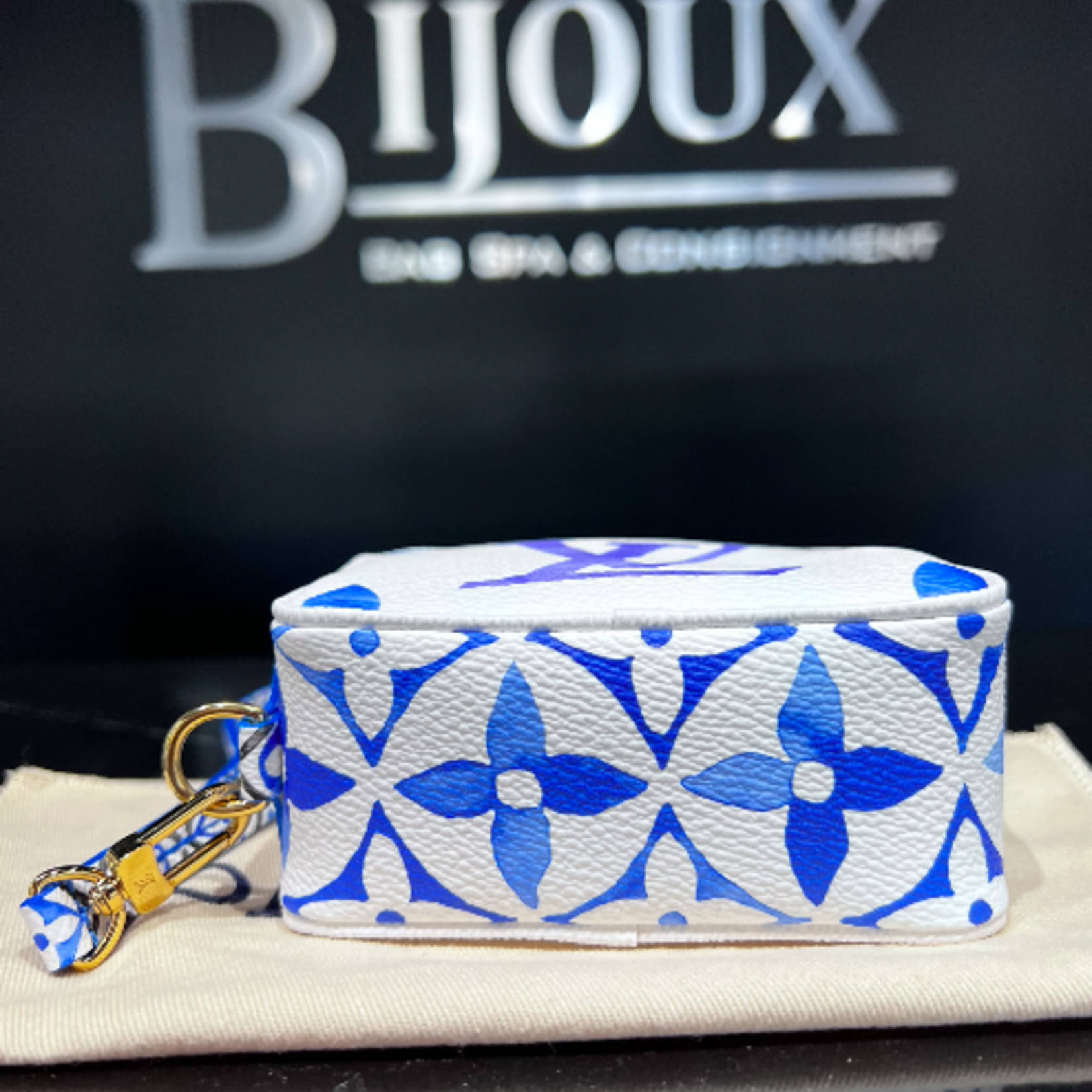 Louis Vuitton SOLD - Louis Vuitton Wapity Case