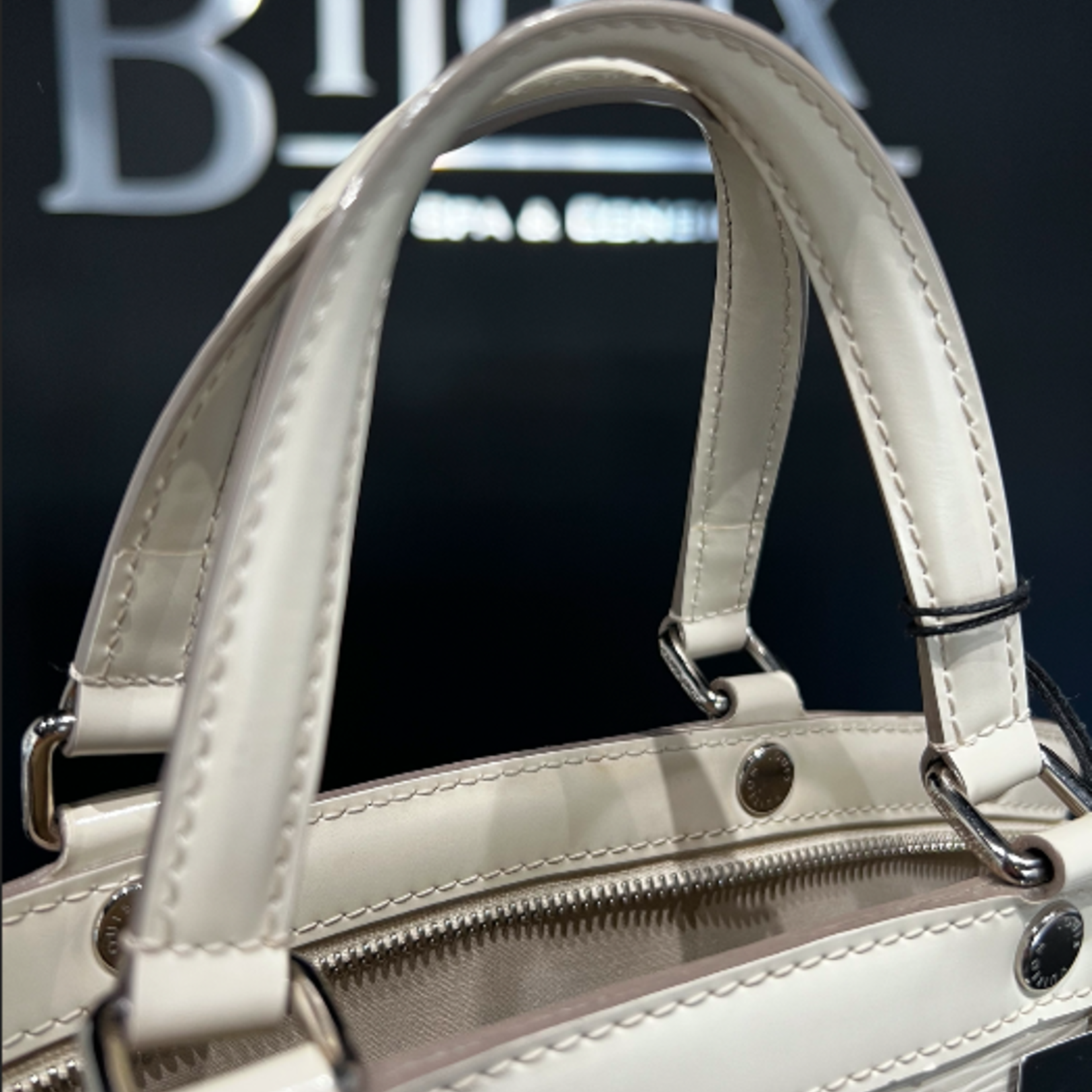 Louis Vuitton SOLD - Louis Vuitton Brea MM Epi White