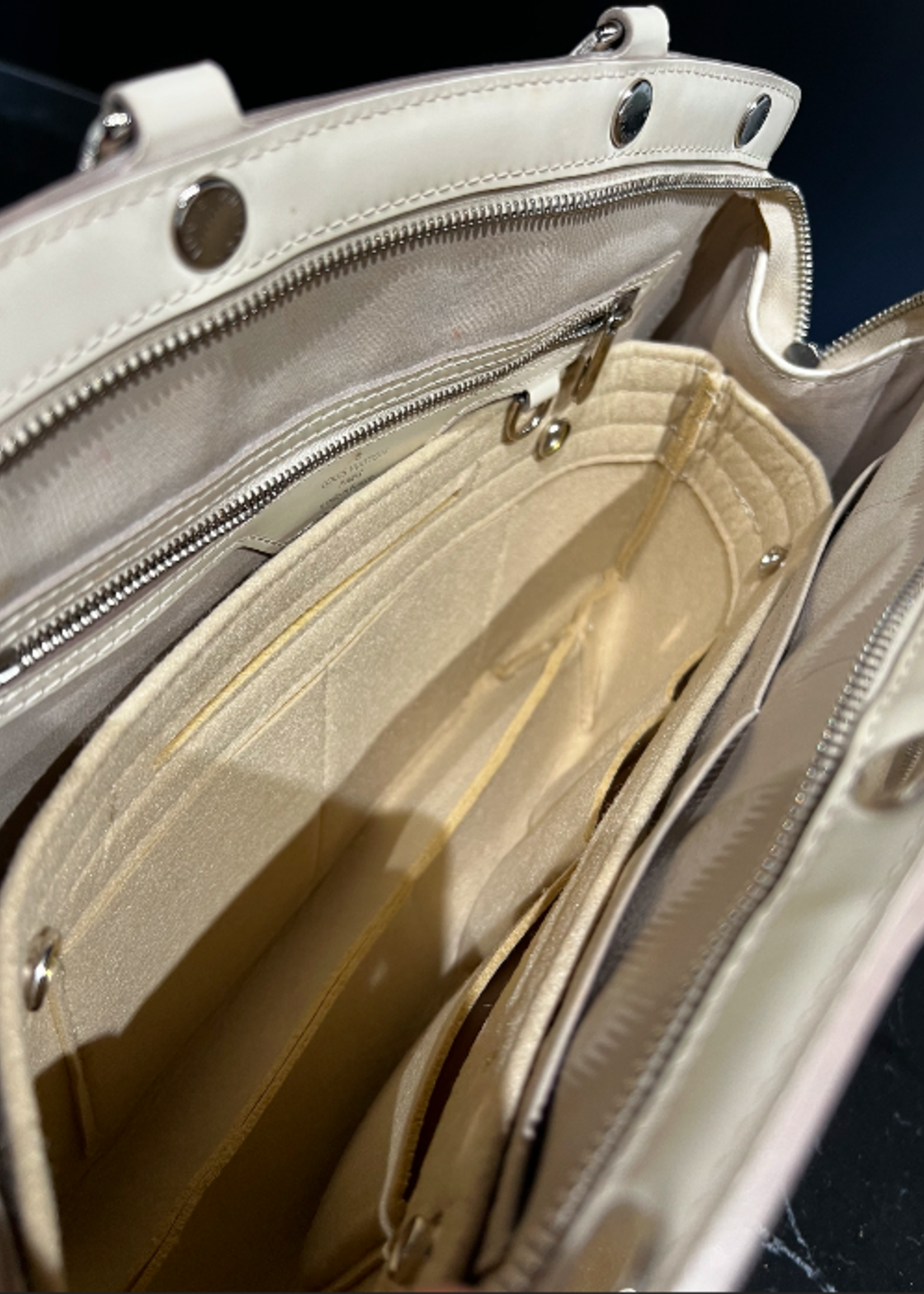 Louis Vuitton SOLD - Louis Vuitton Brea MM Epi White