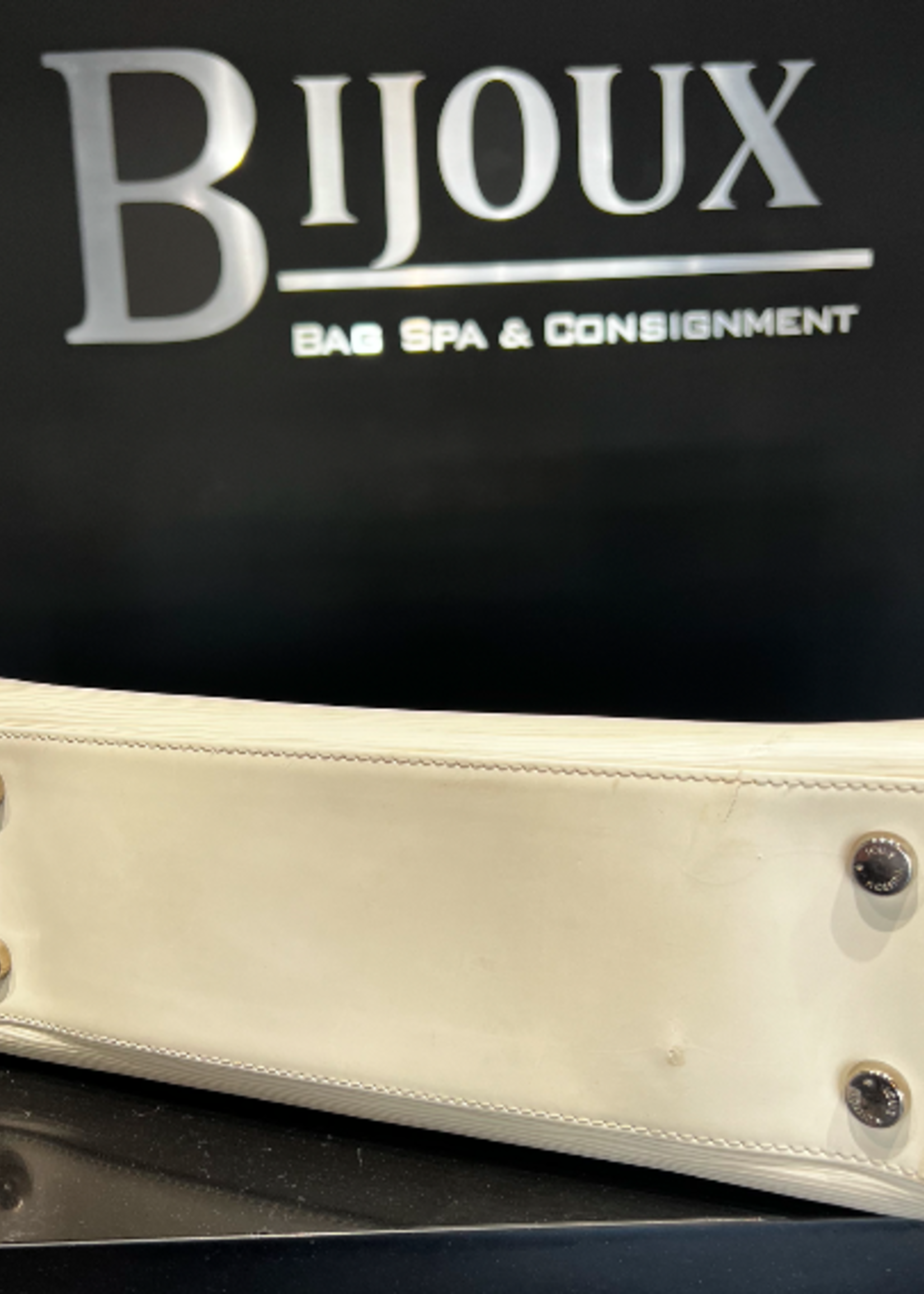 Louis Vuitton SOLD - Louis Vuitton Brea MM Epi White