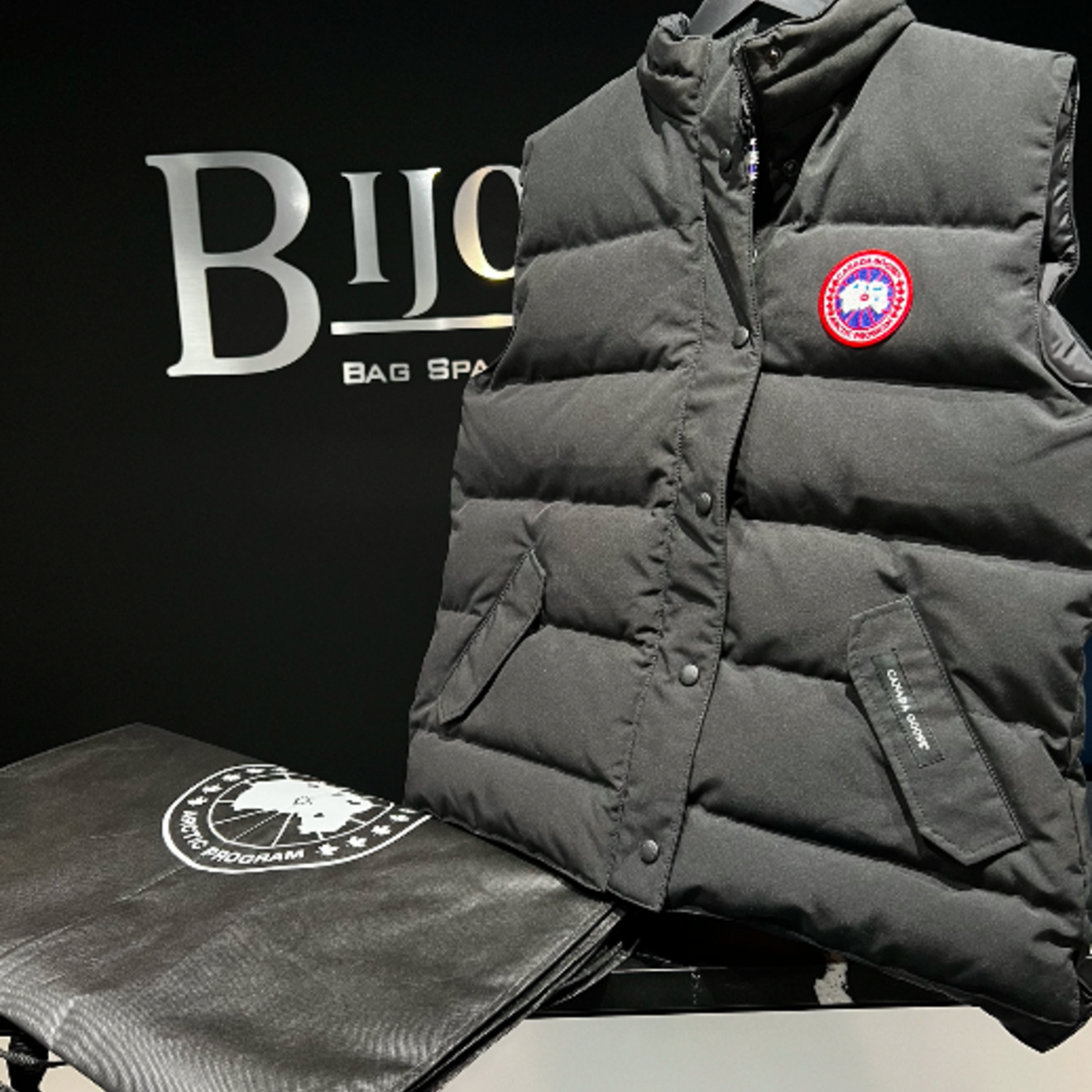 SOLD - Canada Goose Vest Size - XL