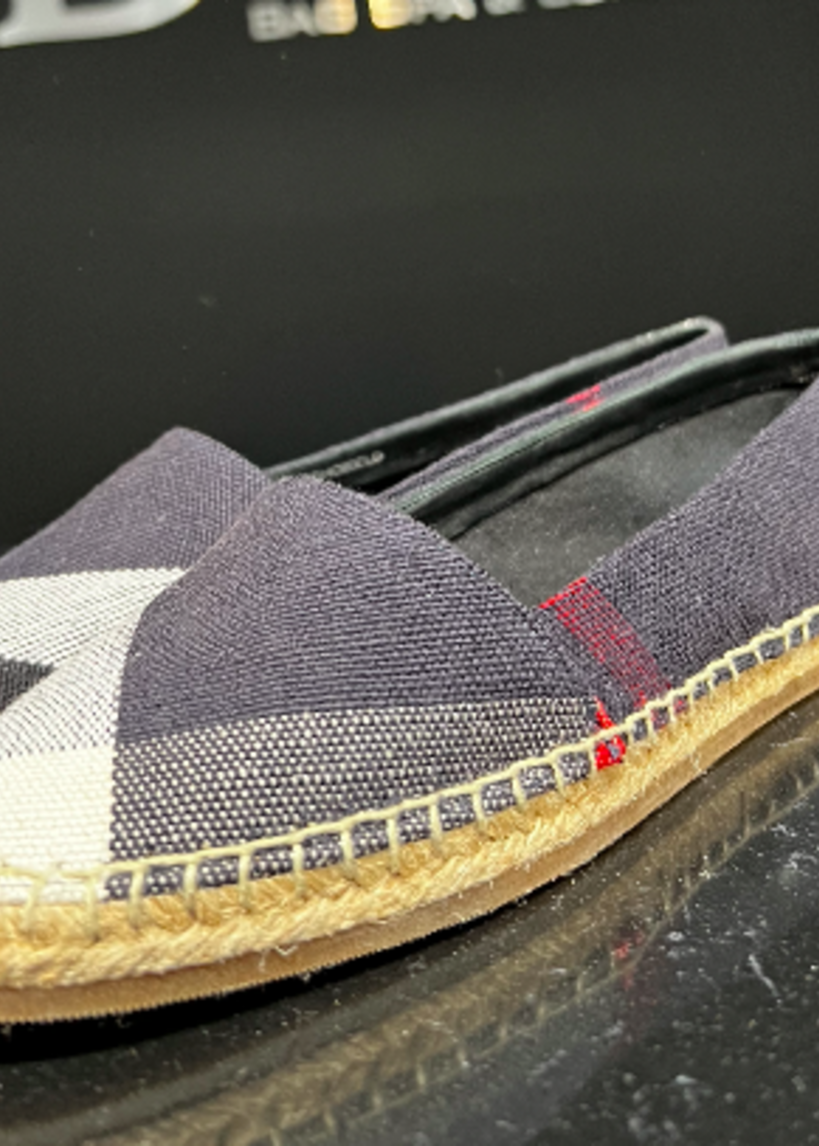 Burberry SOLD - Burberry Espiedilles Size - 37