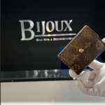 Louis Vuitton Louis Vuitton Fold Over Snap Card Holder
