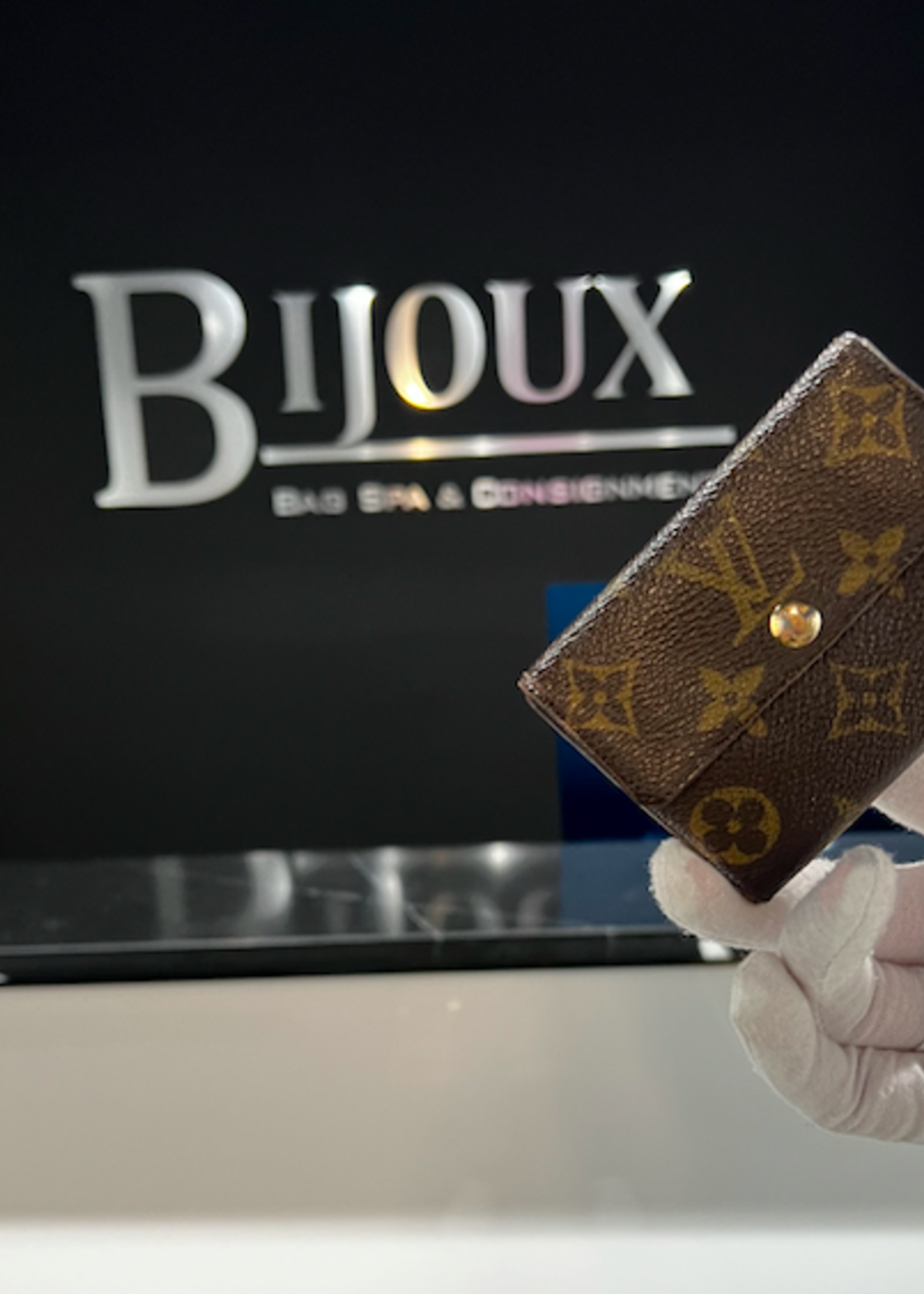 Louis Vuitton SOLD - Louis Vuitton Fold Over Snap Card Holder