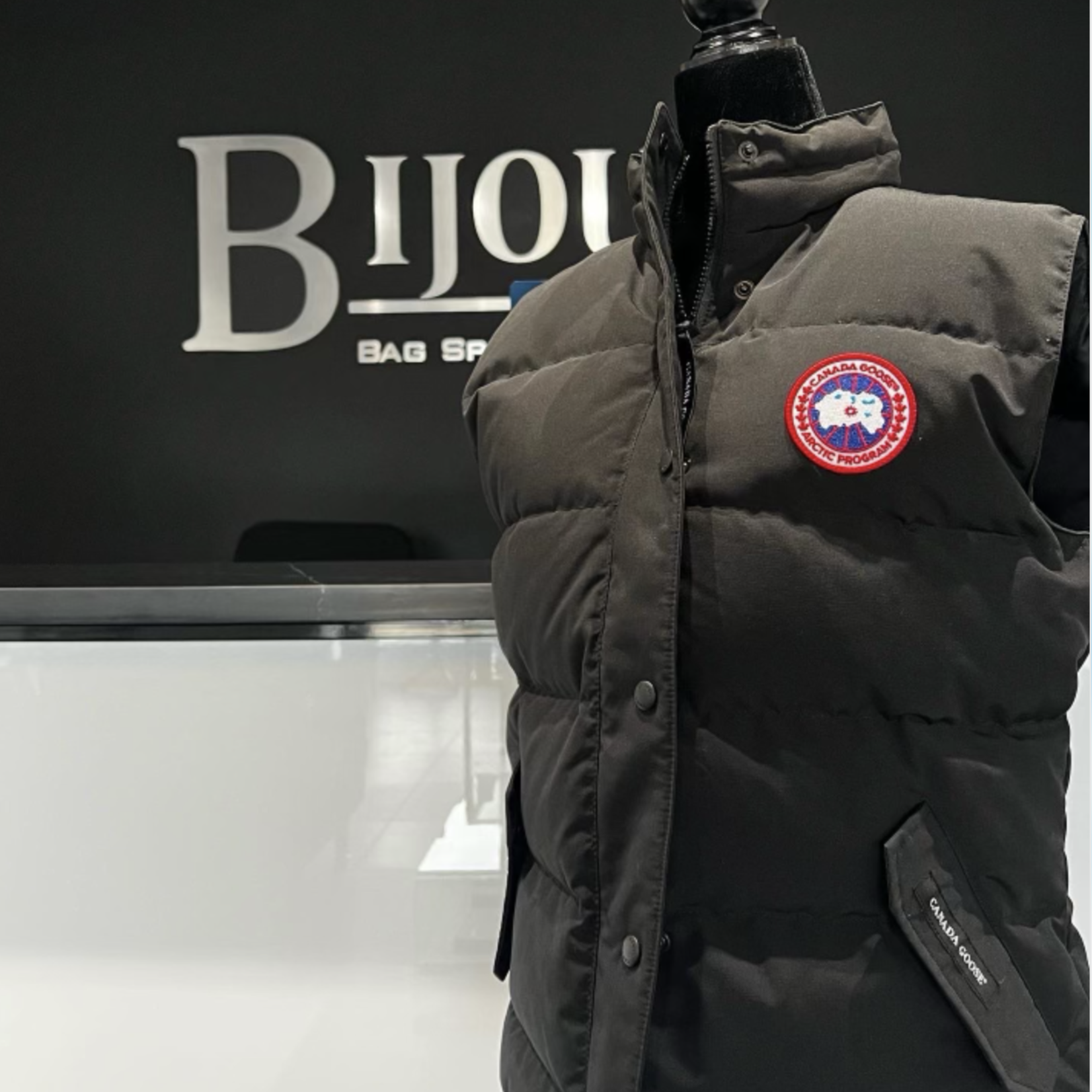 SOLD - Canada Goose Vest Size - XL