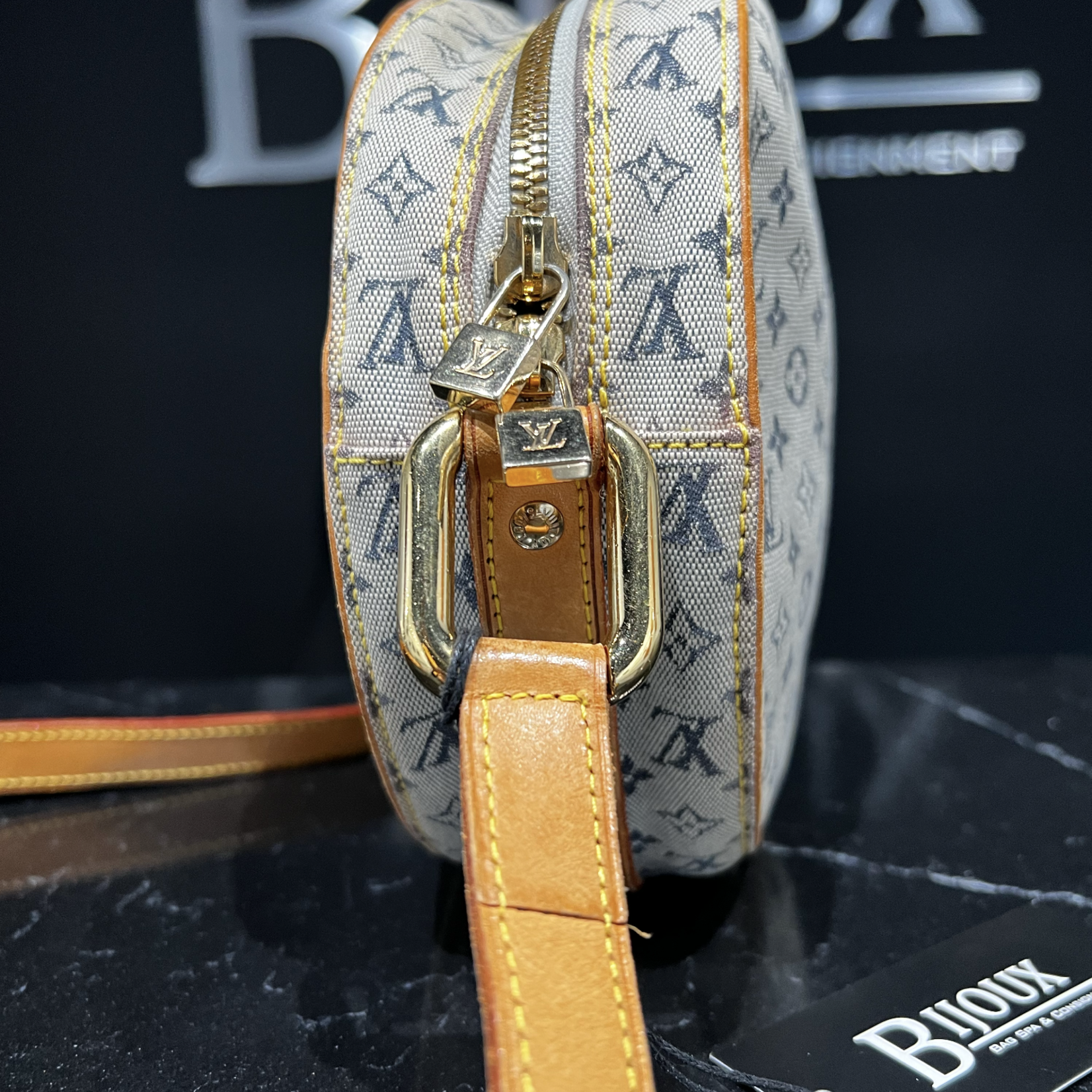Louis Vuitton SOLD - Louis Vuitton Mini Lin GM