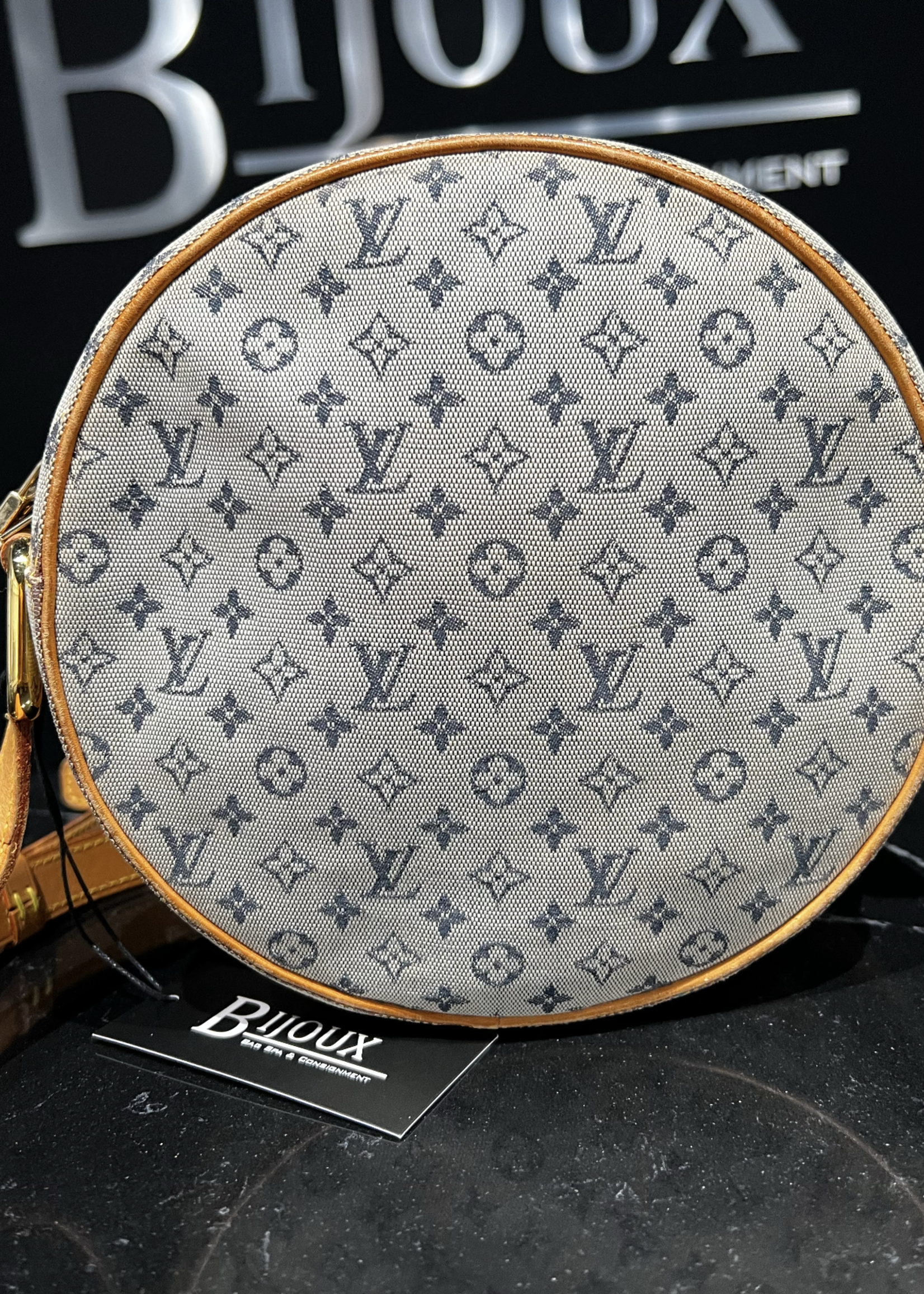 Louis Vuitton SOLD - Louis Vuitton Mini Lin GM