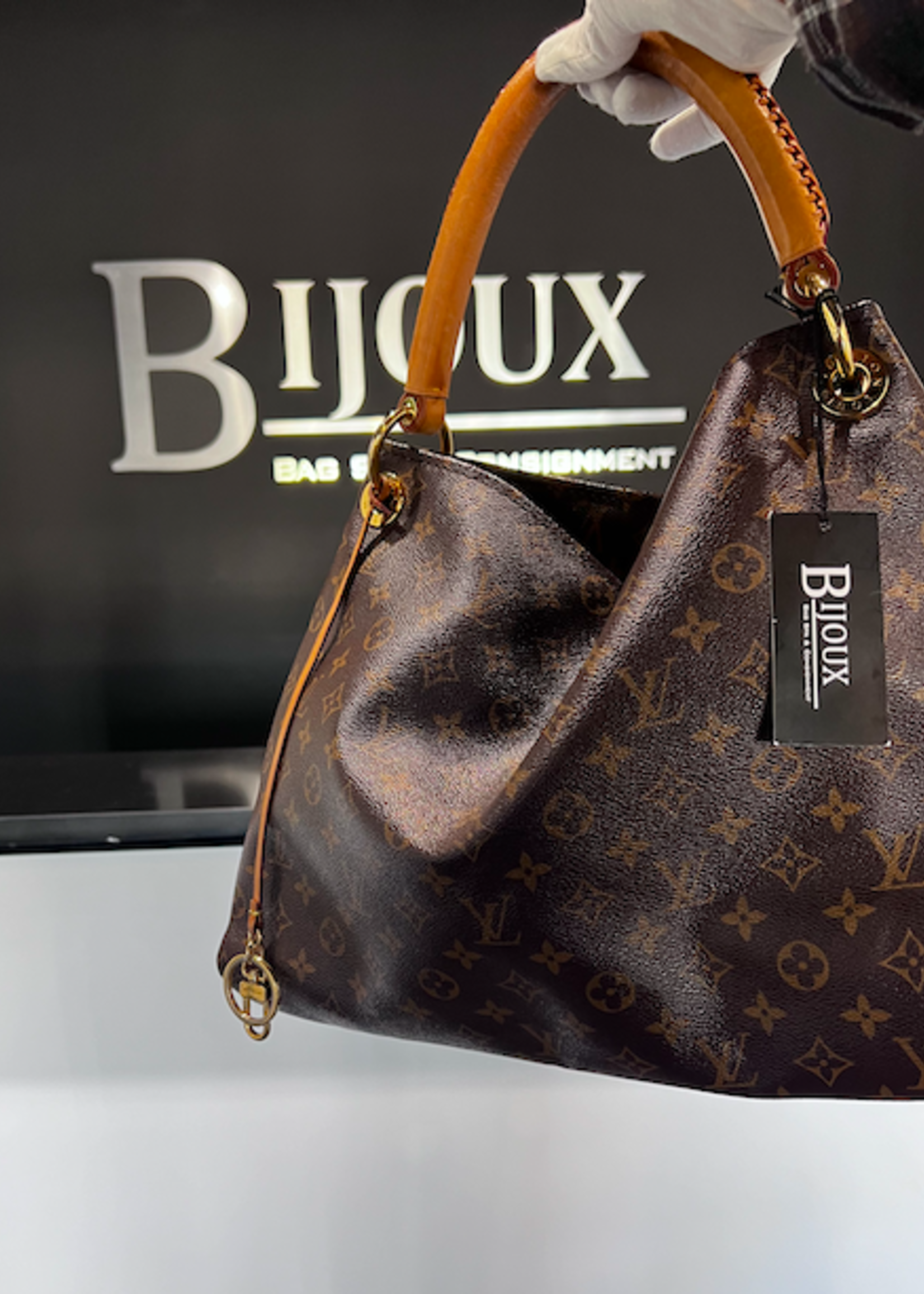 Louis Vuitton SOLD - Louis Vuitton Monogram Artsy