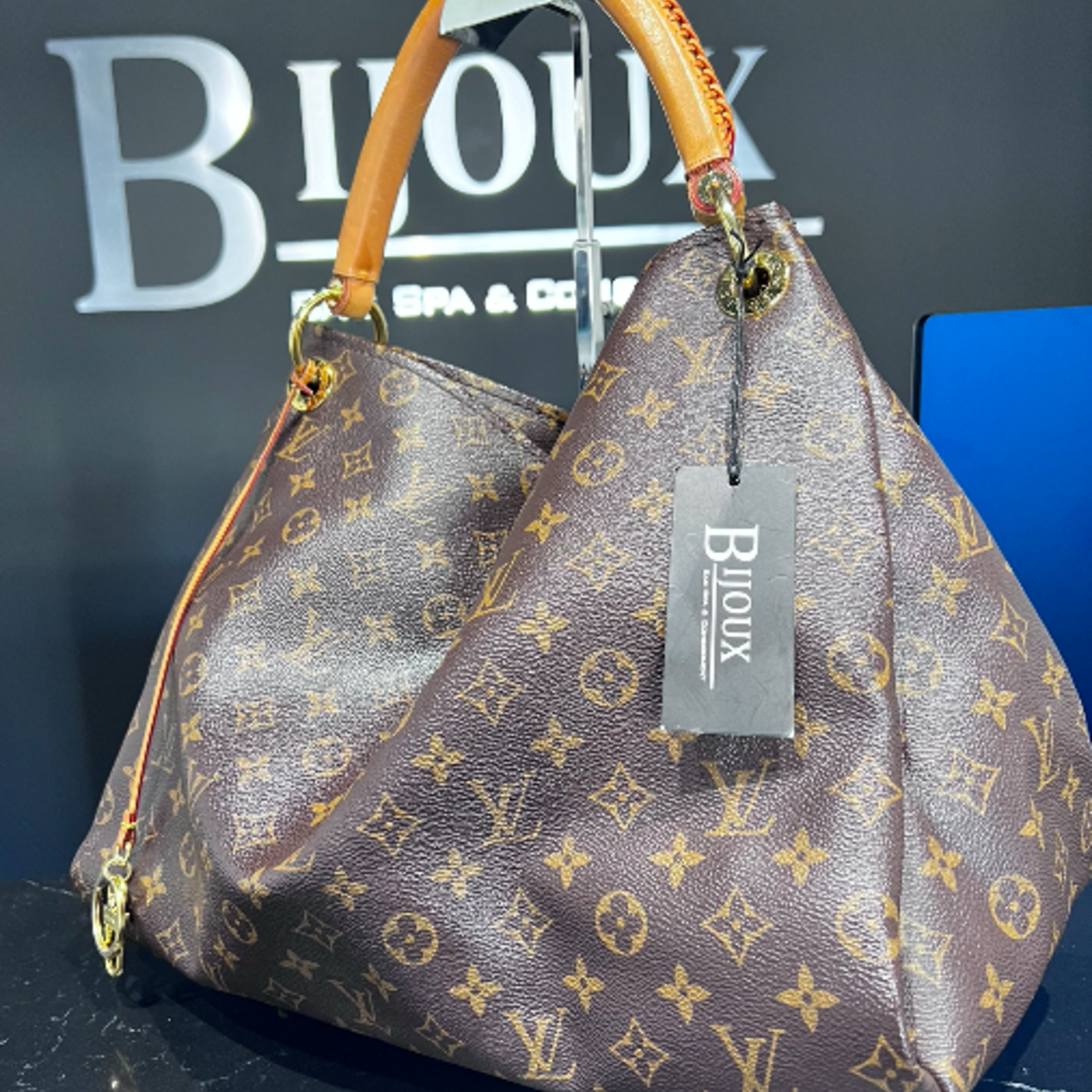 Louis Vuitton SOLD - Louis Vuitton Monogram Artsy