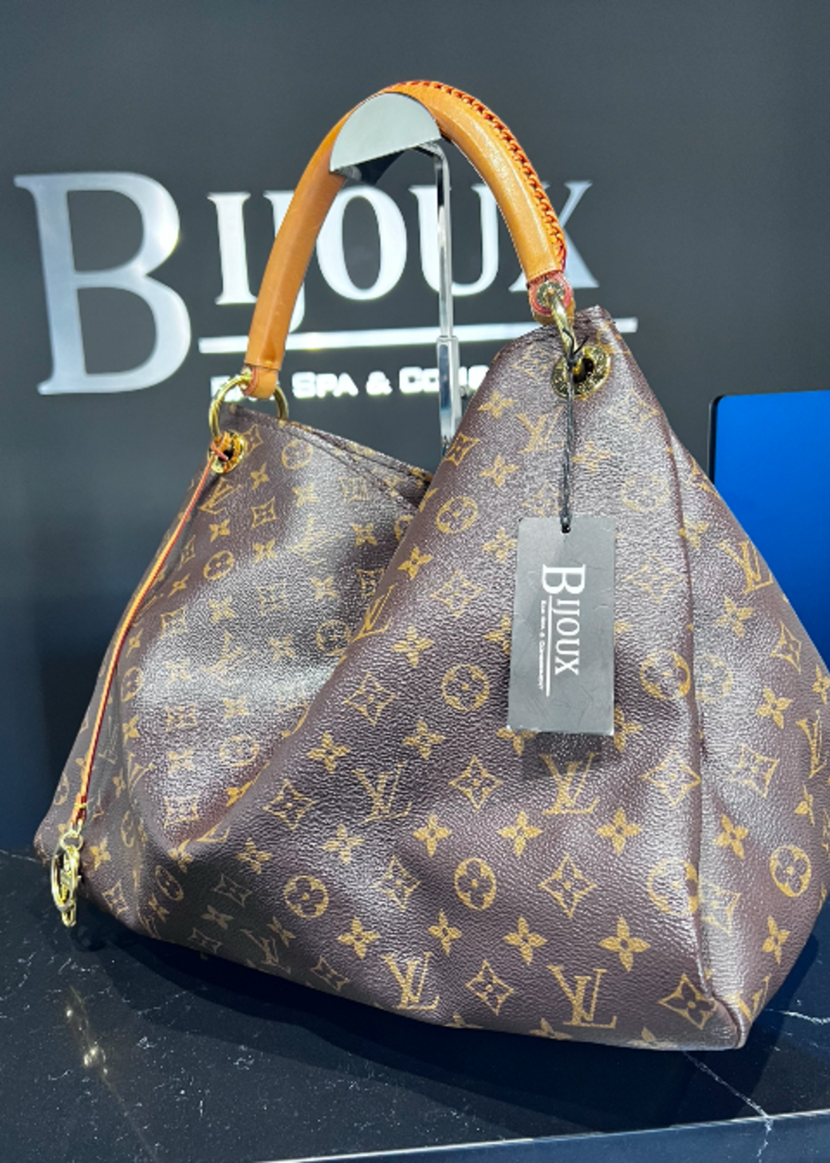 Louis Vuitton SOLD - Louis Vuitton Monogram Artsy