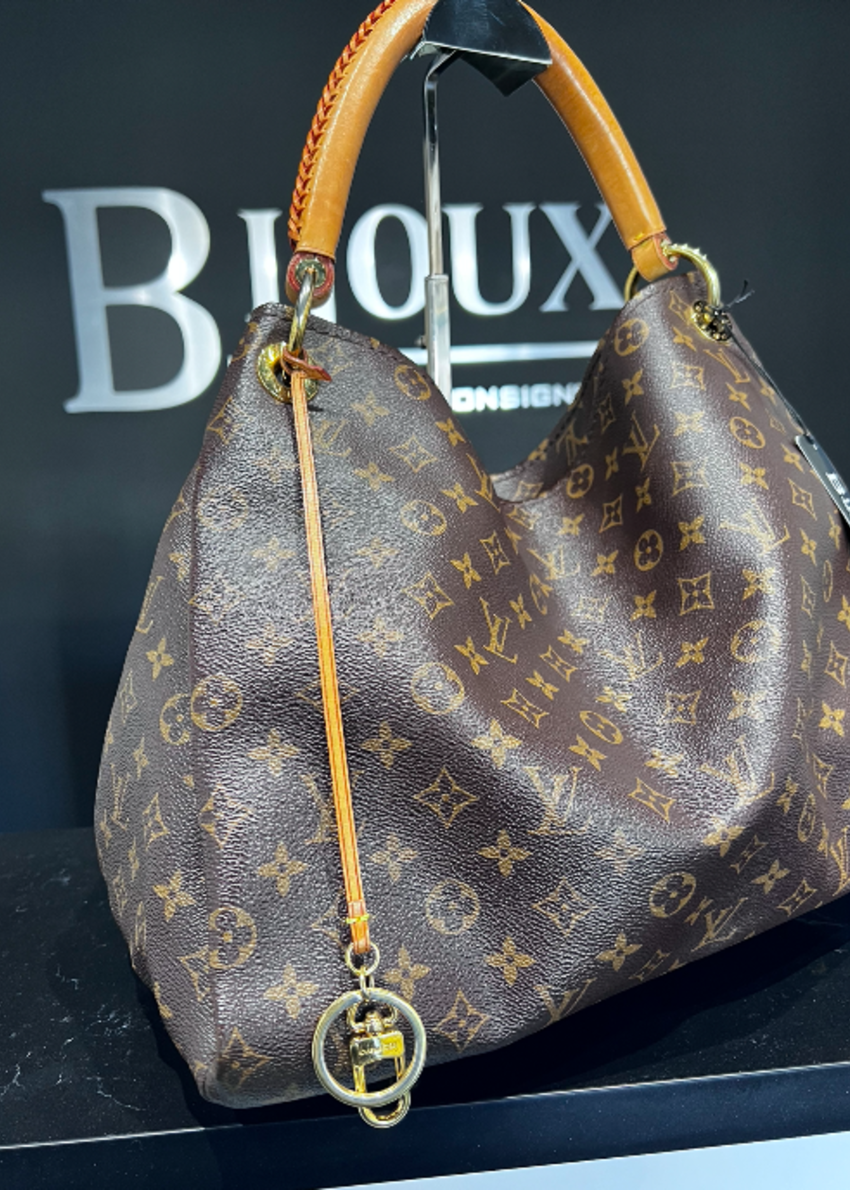 Louis Vuitton SOLD - Louis Vuitton Monogram Artsy