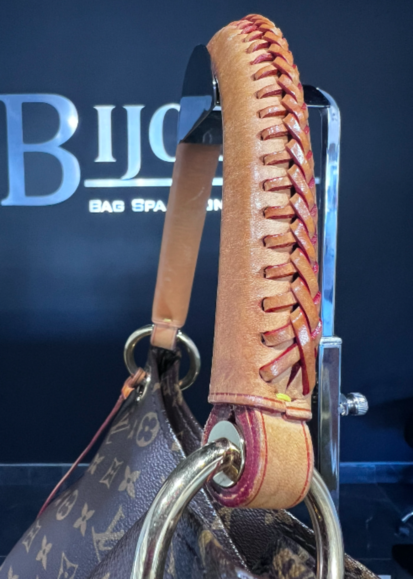 Louis Vuitton SOLD - Louis Vuitton Monogram Artsy