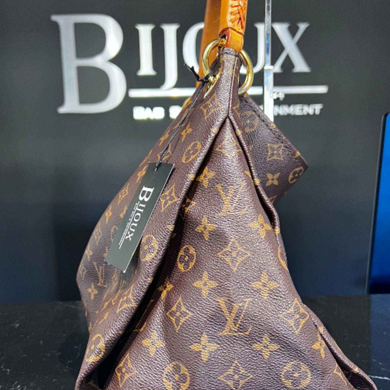 Louis Vuitton SOLD - Louis Vuitton Monogram Artsy
