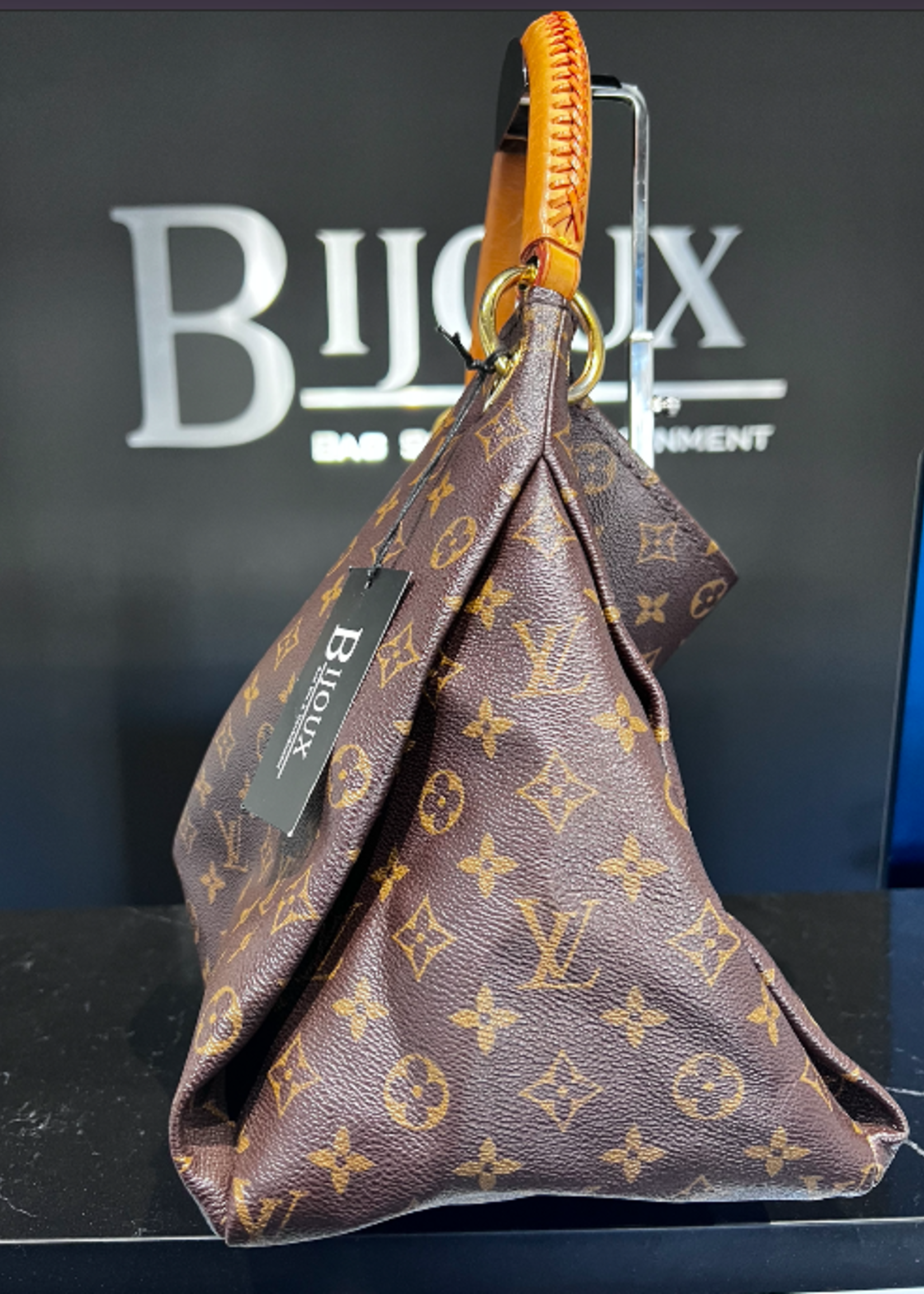 Louis Vuitton SOLD - Louis Vuitton Monogram Artsy