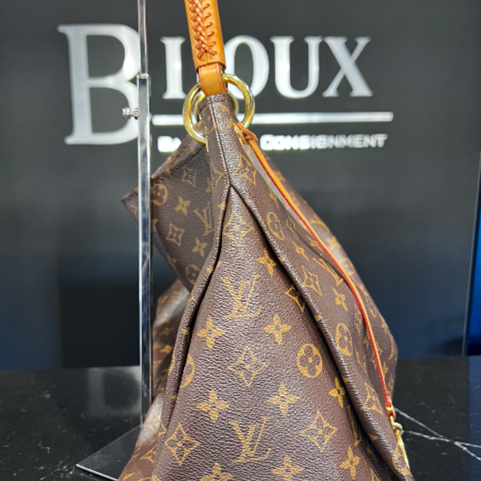 Louis Vuitton SOLD - Louis Vuitton Monogram Artsy