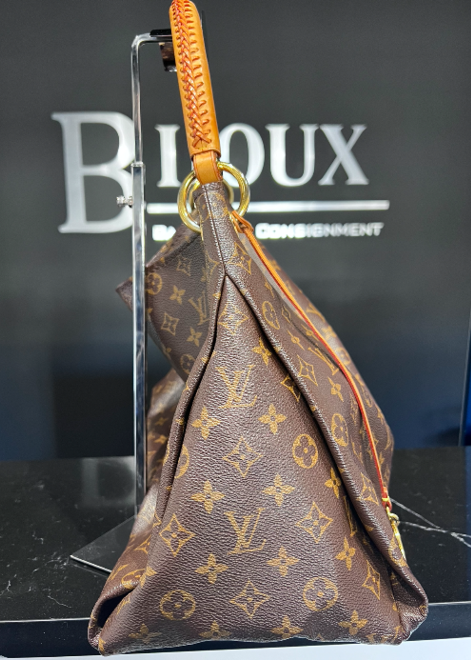 Louis Vuitton SOLD - Louis Vuitton Monogram Artsy