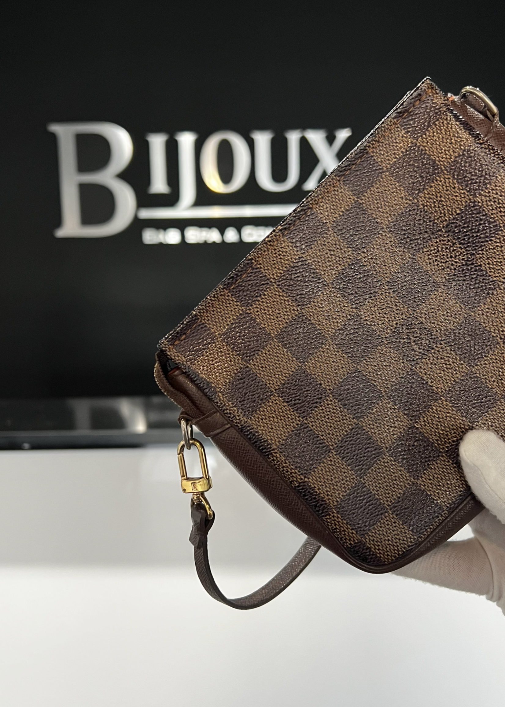 Louis Vuitton SOLD - Louis Vuitton Damier Ebene Pochette